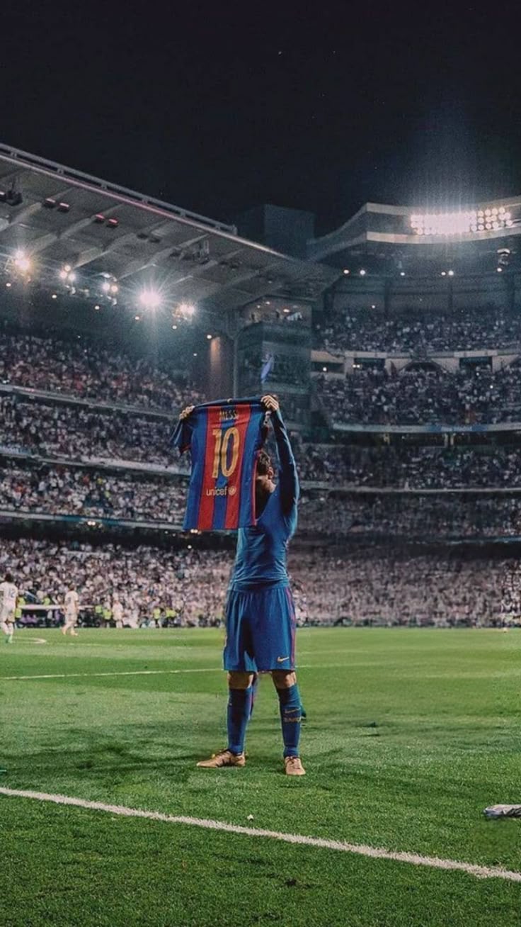 736x1308 Leo Messi cold celebration wallpaper