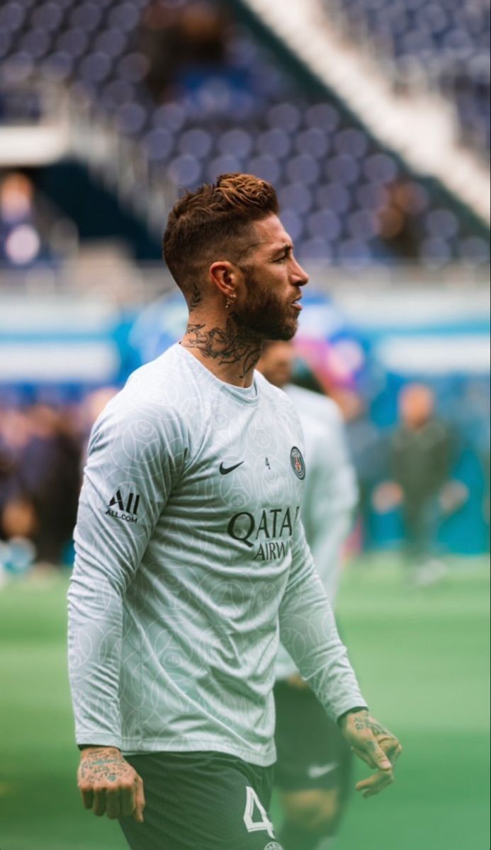 693x1200 Jogadores de futebol. Neymar, Sérgio ramos, Rodrigo