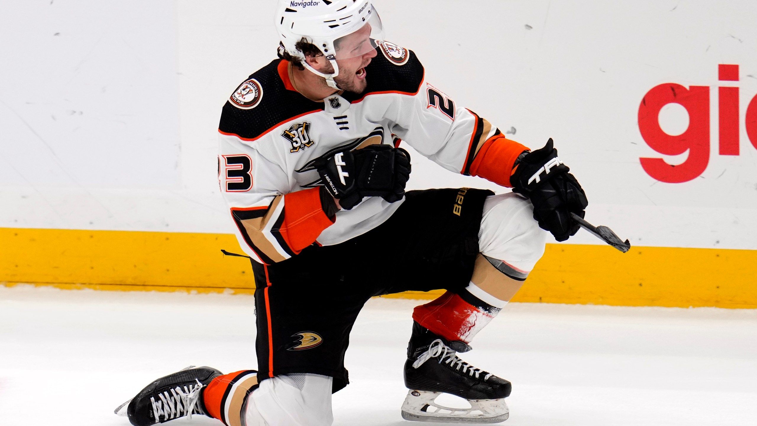 2560x1440 Mason McTavish Scores In The Final Seconds To Lead The Ducks Over The Penguins 4 3. WTAJ
