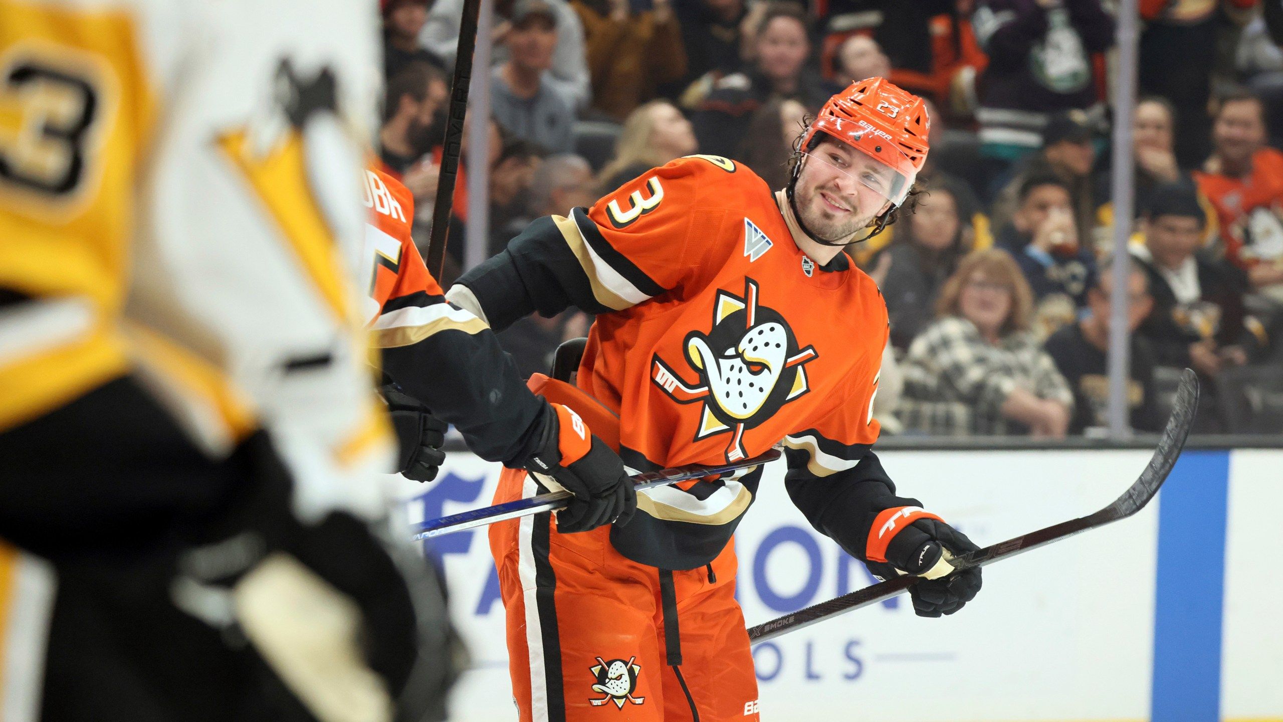 2560x1440 Mason McTavish, Alex Killorn Lead Anaheim Ducks To 5 1 Win Over Pittsburgh Penguins