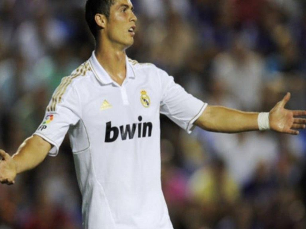 1024x768 Real Madrid BWin wallpaper Definition, High Resolution HD Wallpaper : High Definition, High Resolution HD Wallpaper