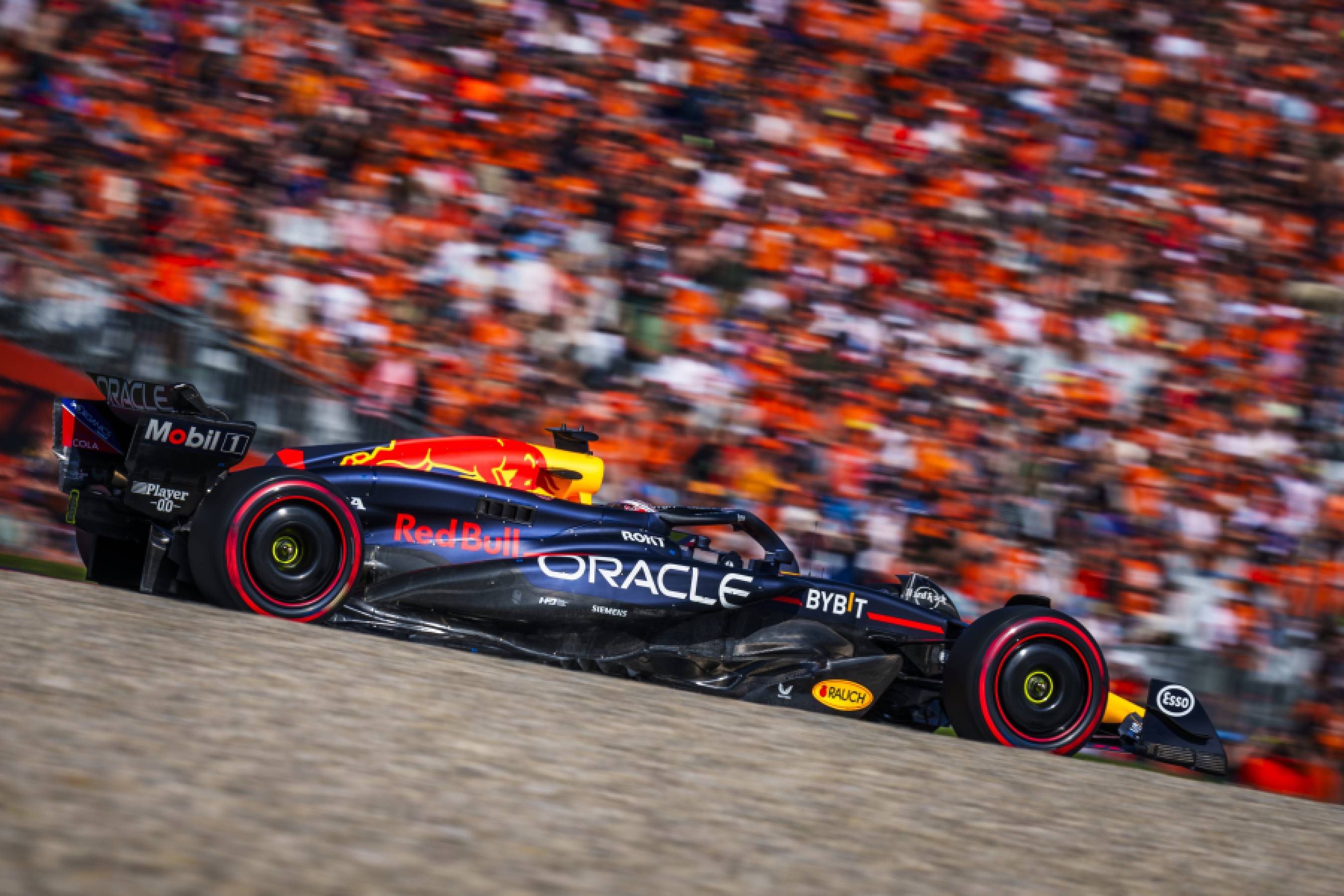 2700x1800 Max Verstappen Took Pole Position for Austria
