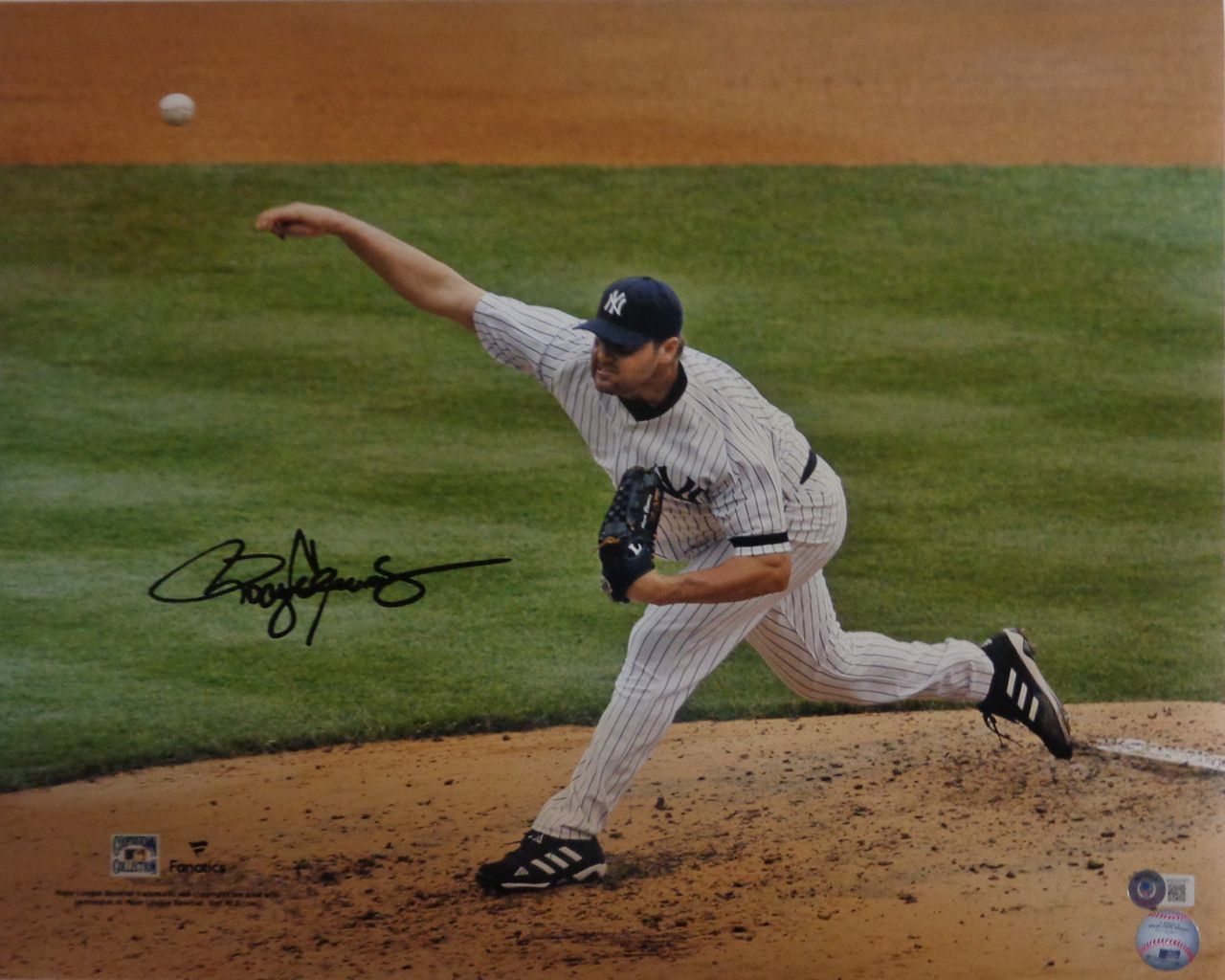 1280x1024 Roger Clemens Autographed New York Yankees 16x20