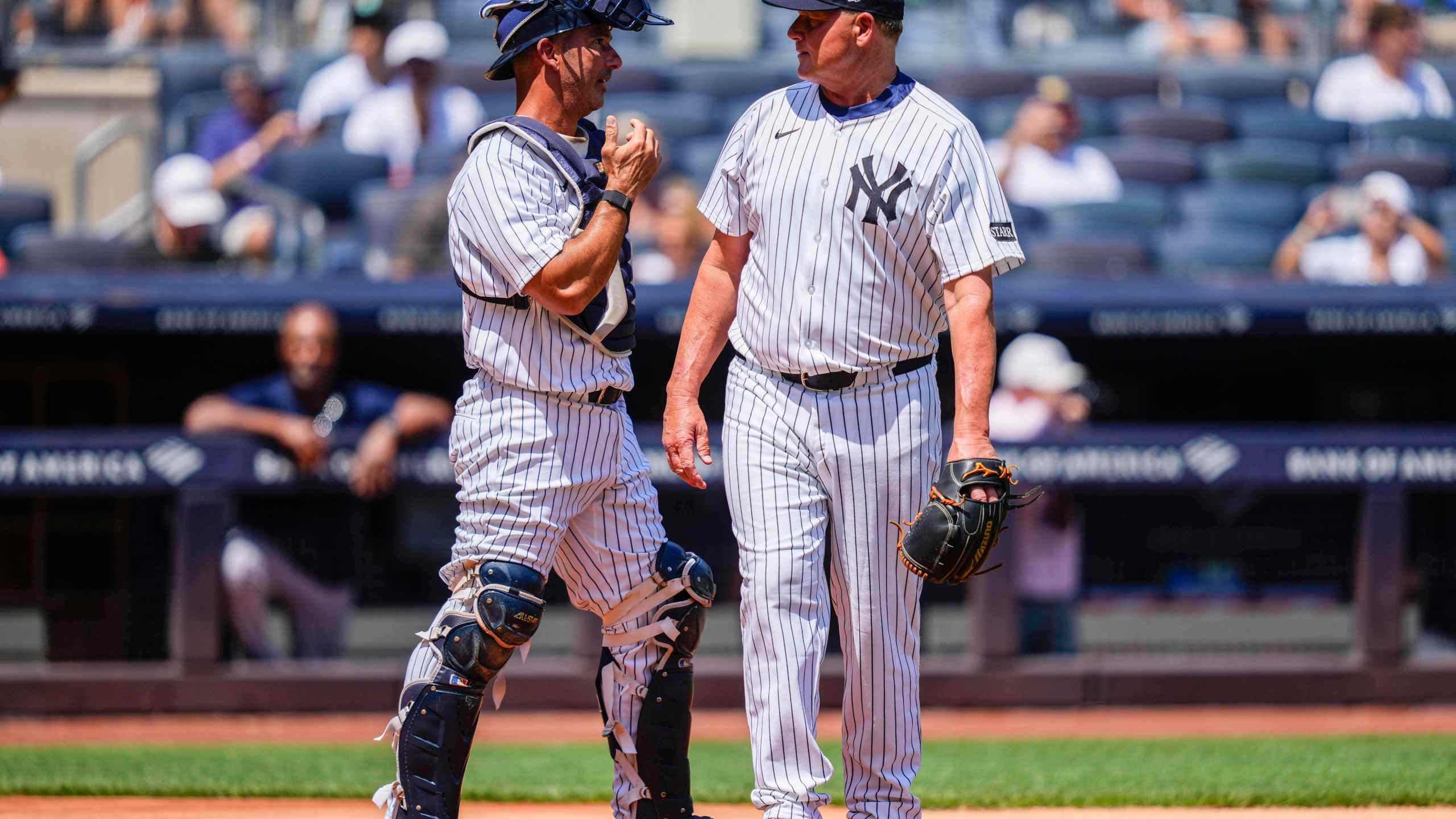 2560x1440 Roger Clemens Returns To Yankee Stadium, Questions About Mike Piazza Bat Throwing Incident Resurface. WKRN News 2