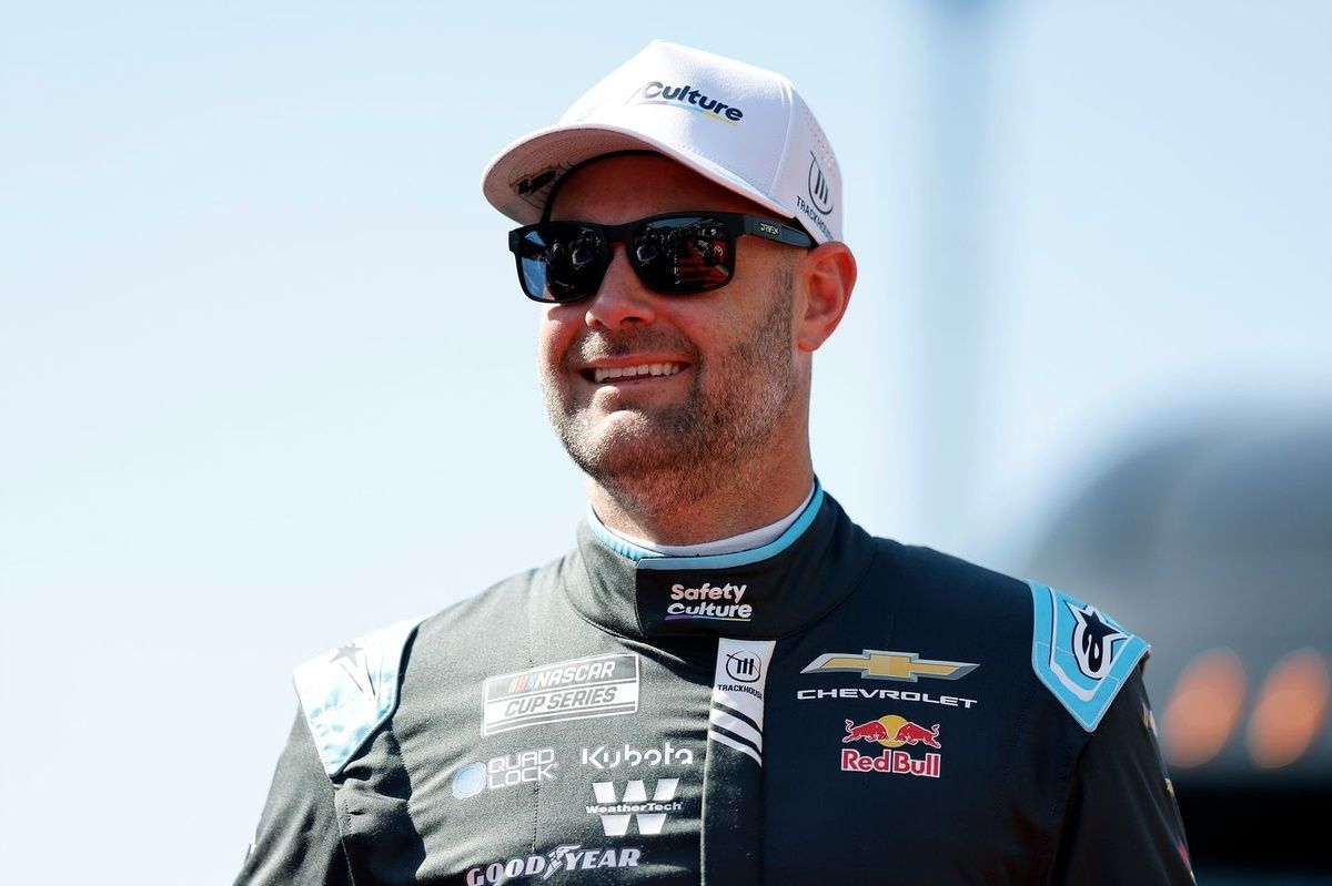 1200x799 Shane van Gisbergen's coming around on ovals
