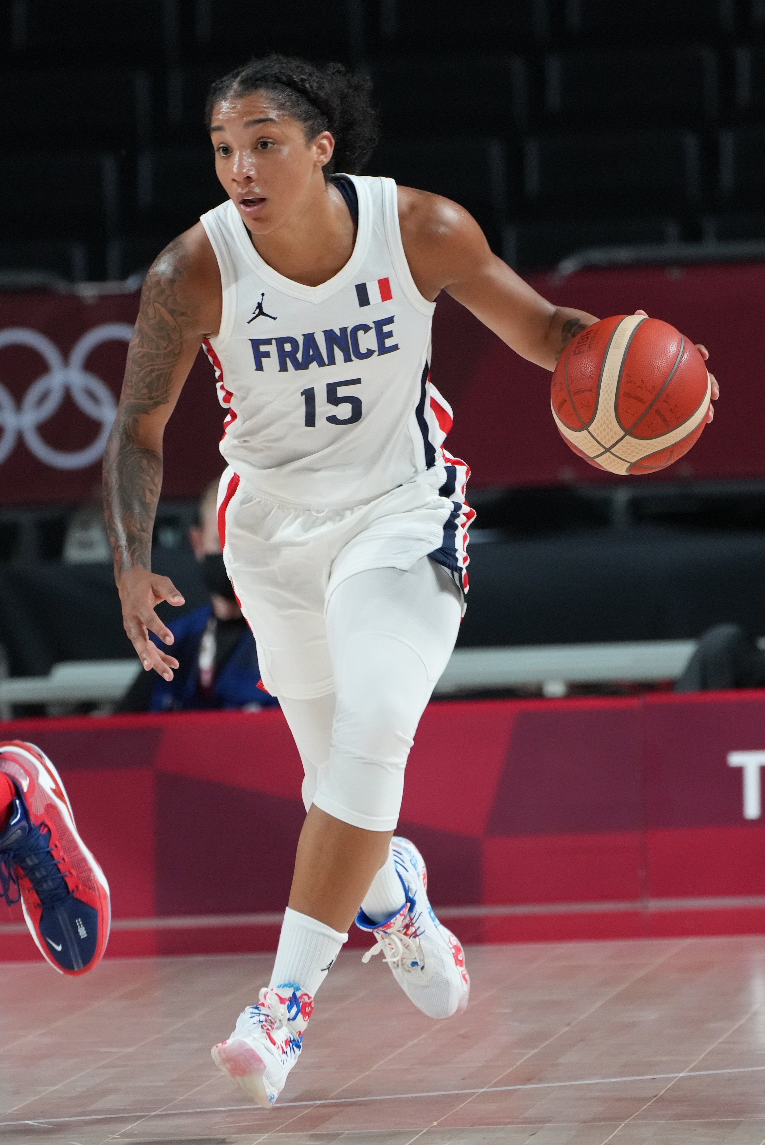 2500x3740 Gabby Williams Wallpaper