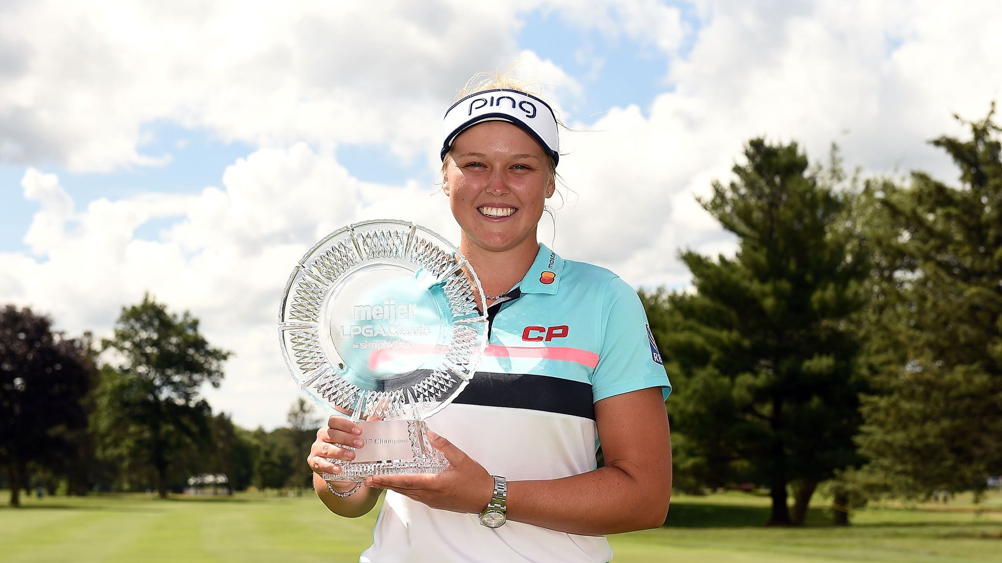 2048x1152 LPGA Tour: Brooke Henderson wins by two in the Meijer Classic