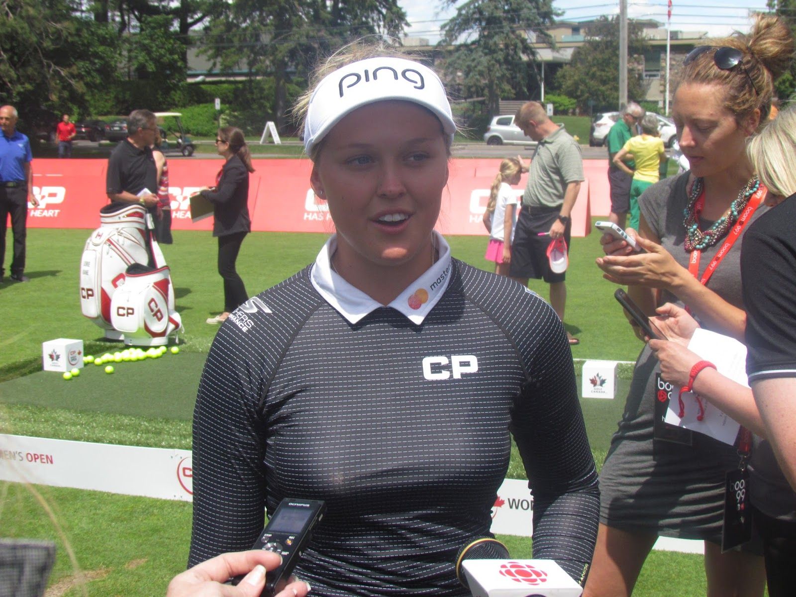 1600x1200 GTA Notables: Brooke Henderson: Excited About Homecoming