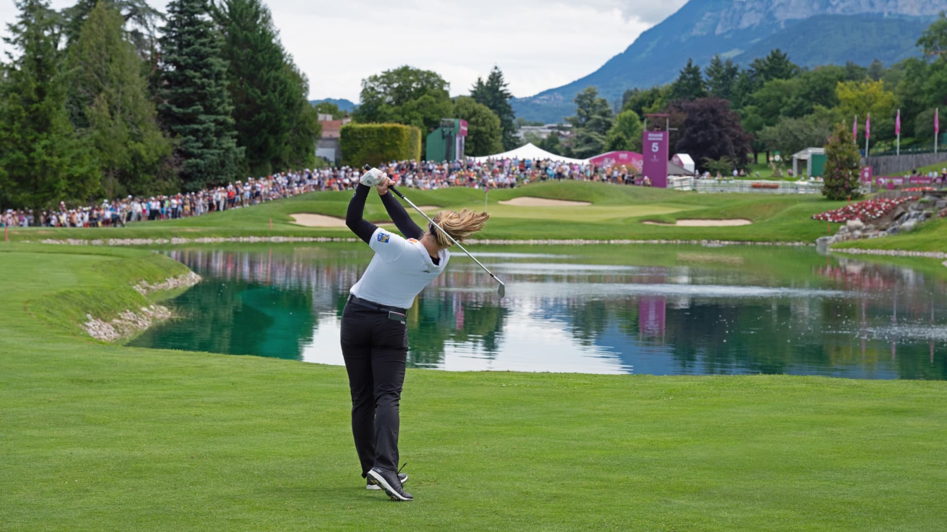 1920x1080 Brooke Henderson Golfer. Sports. Rolex Family. Rolex® (CA)