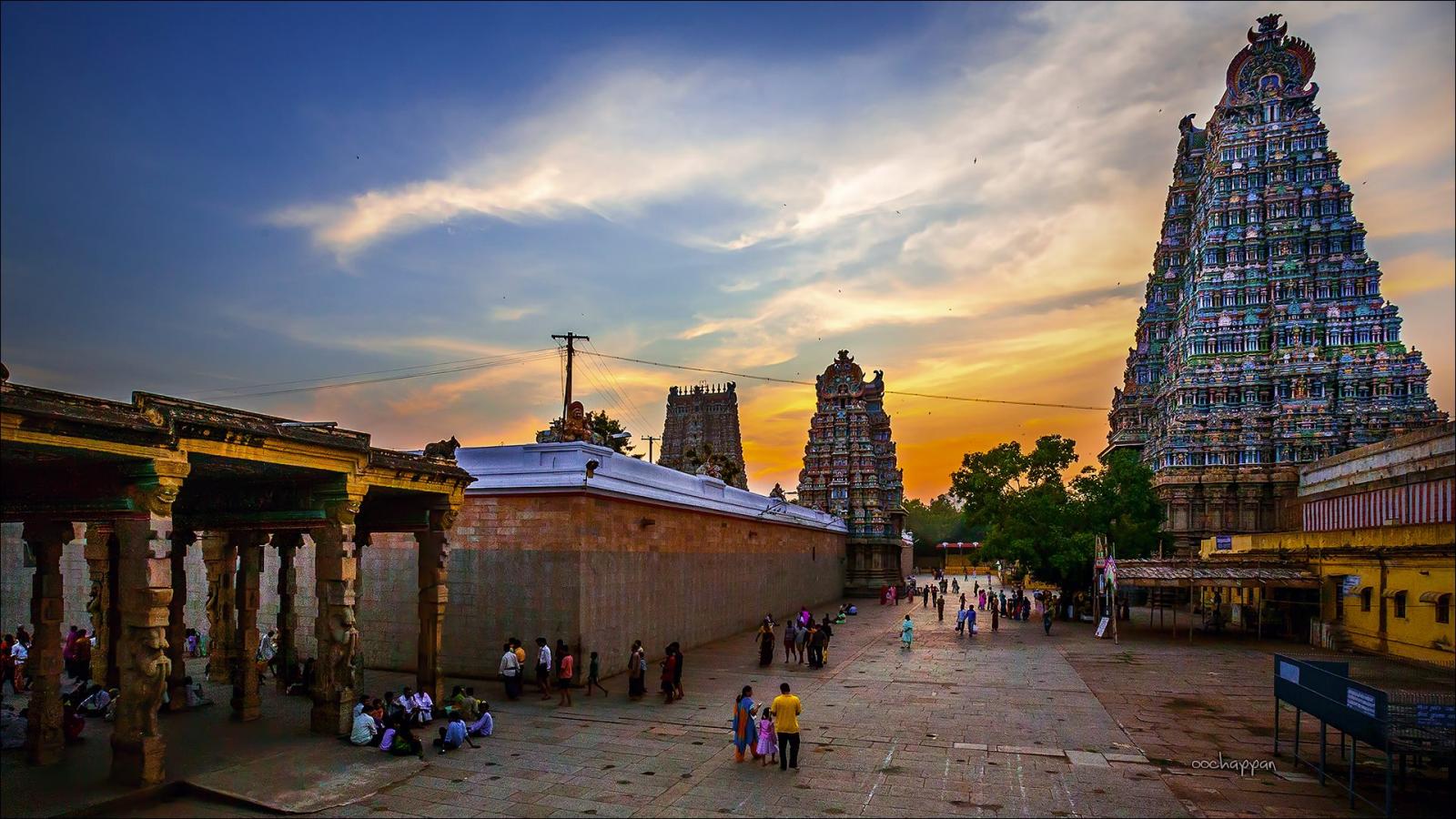 1600x900 Meenakshi Temple Wallpaper