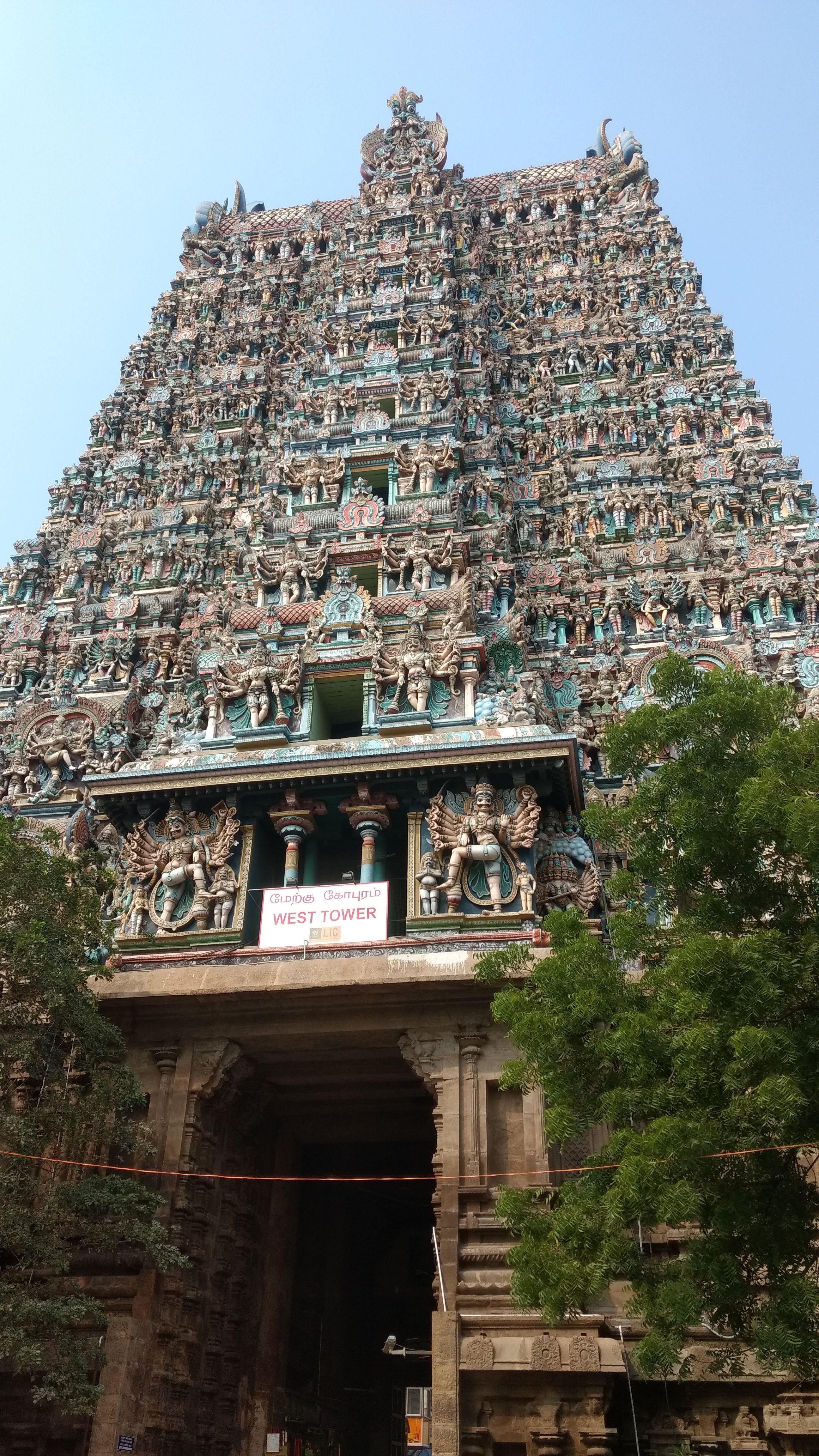 2592x4608 Temple with a 1000 pillar hall