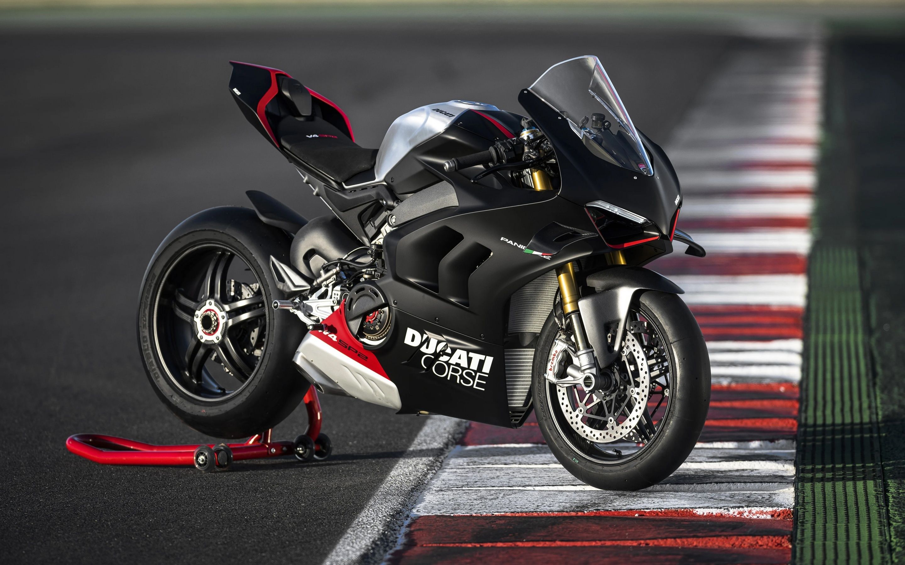 2880x1800 Ducati Panigale V4 Wallpaper