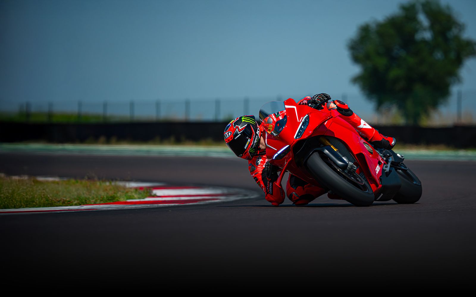 1600x1000 New Panigale V4 R is just the beginning