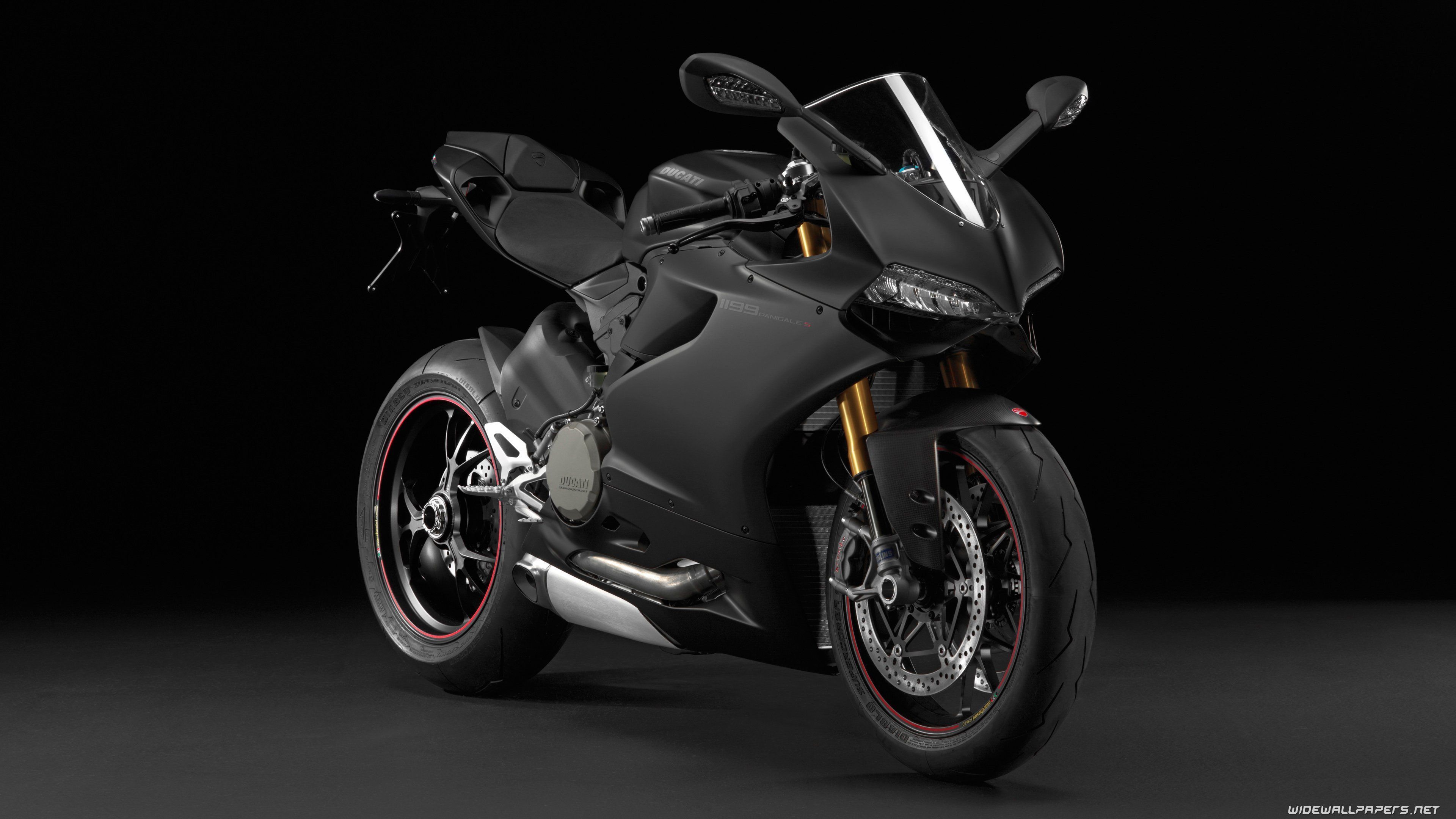 3840x2160 Ducati Panigale V4R Black Wallpaper