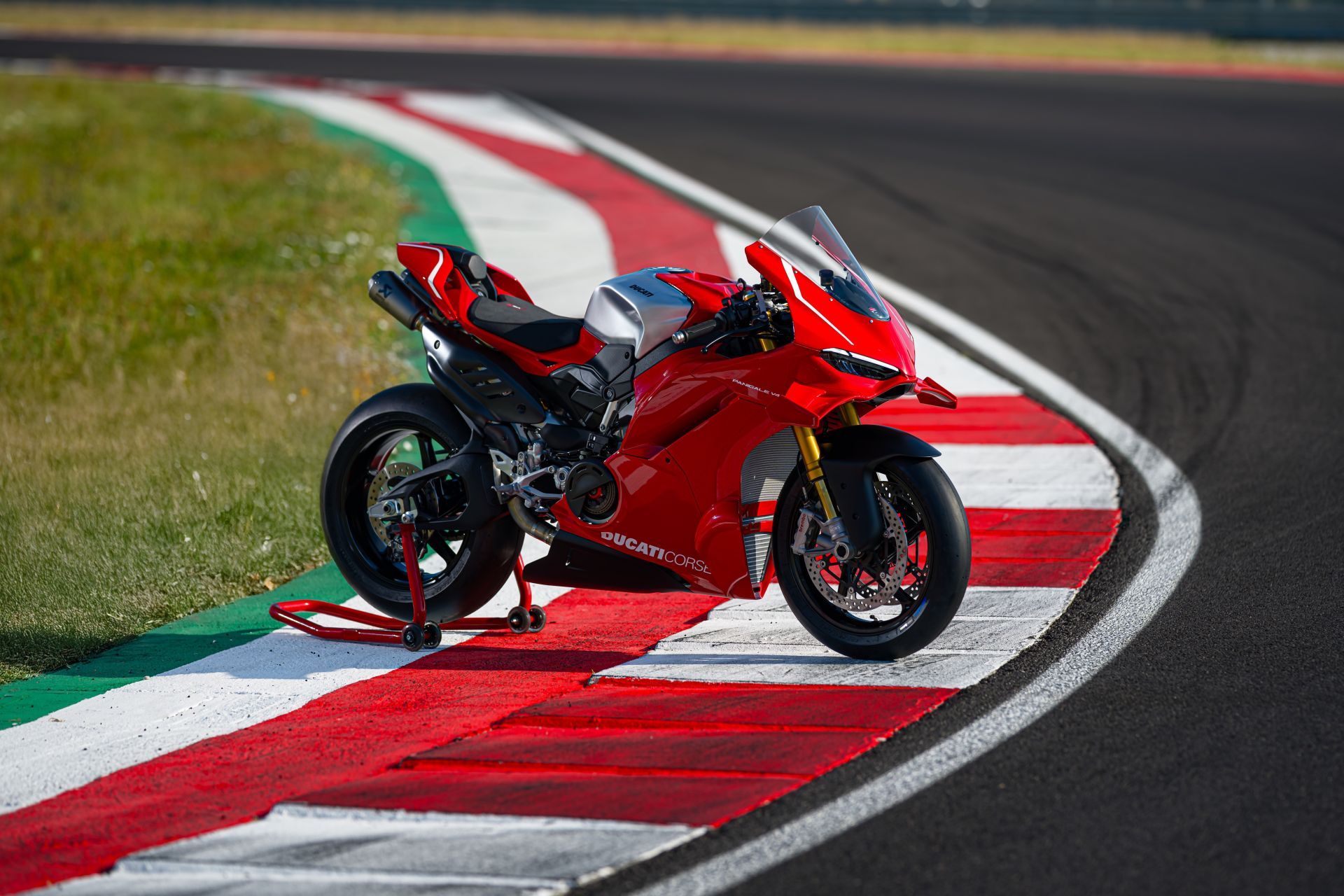1920x1280 Ducati Panigale V4 R: The Latest Evolution World Magazine. Motorcycle Riding, Racing & Tech News