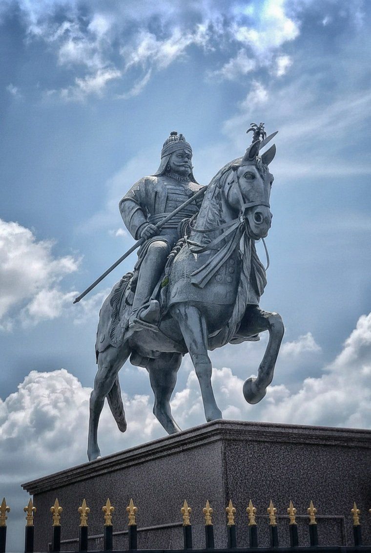 760x1132 Tributes Pour in for Maharana Pratap on 429th Death Anniv
