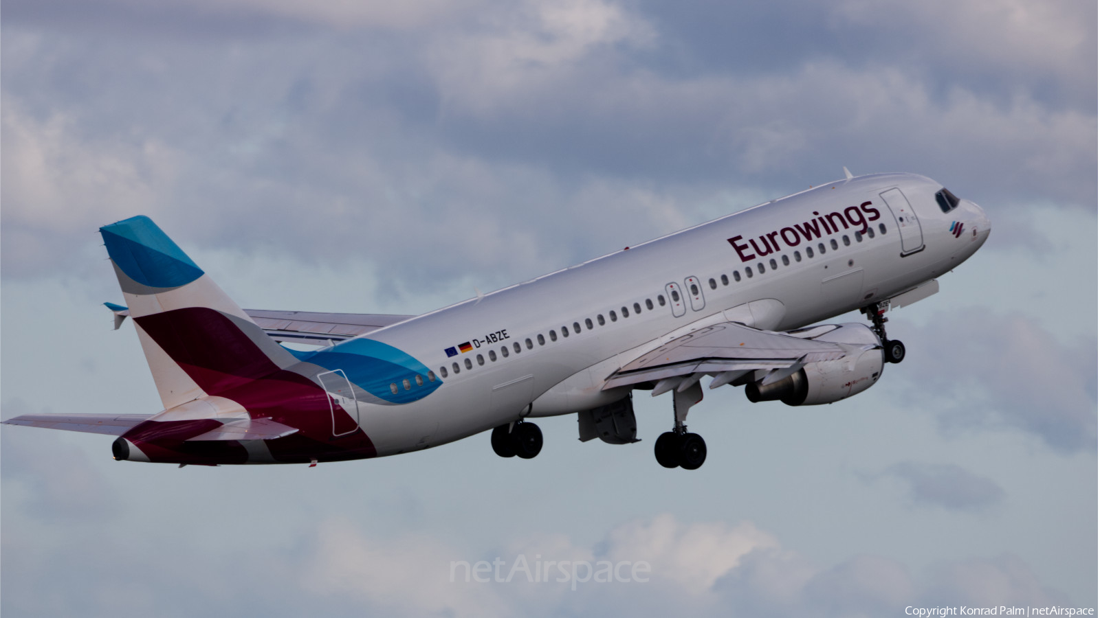 1600x900 Eurowings Airbus A320 216 (D ABZE). Photo 553931 • NetAirspace