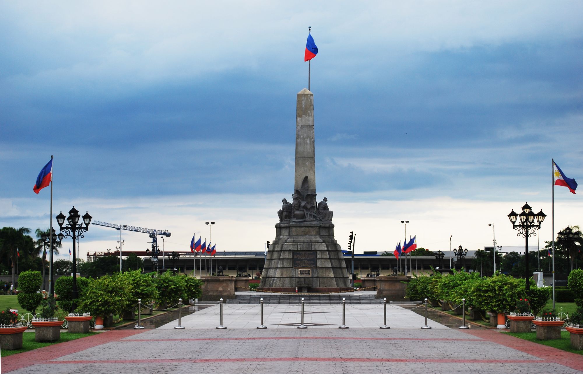 2000x1283 Rizal Park Facing Quirino