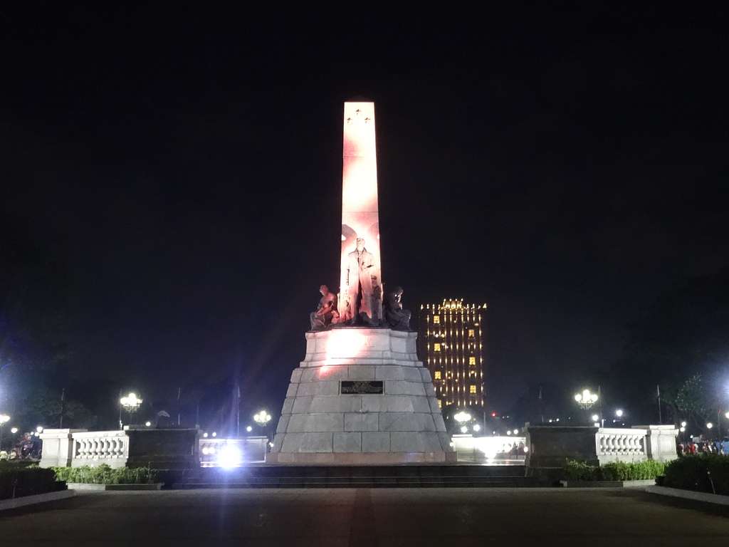 1024x768 Rizal monument rizal park at night Image: PICRYL Domain Media Search Engine Public Domain Search