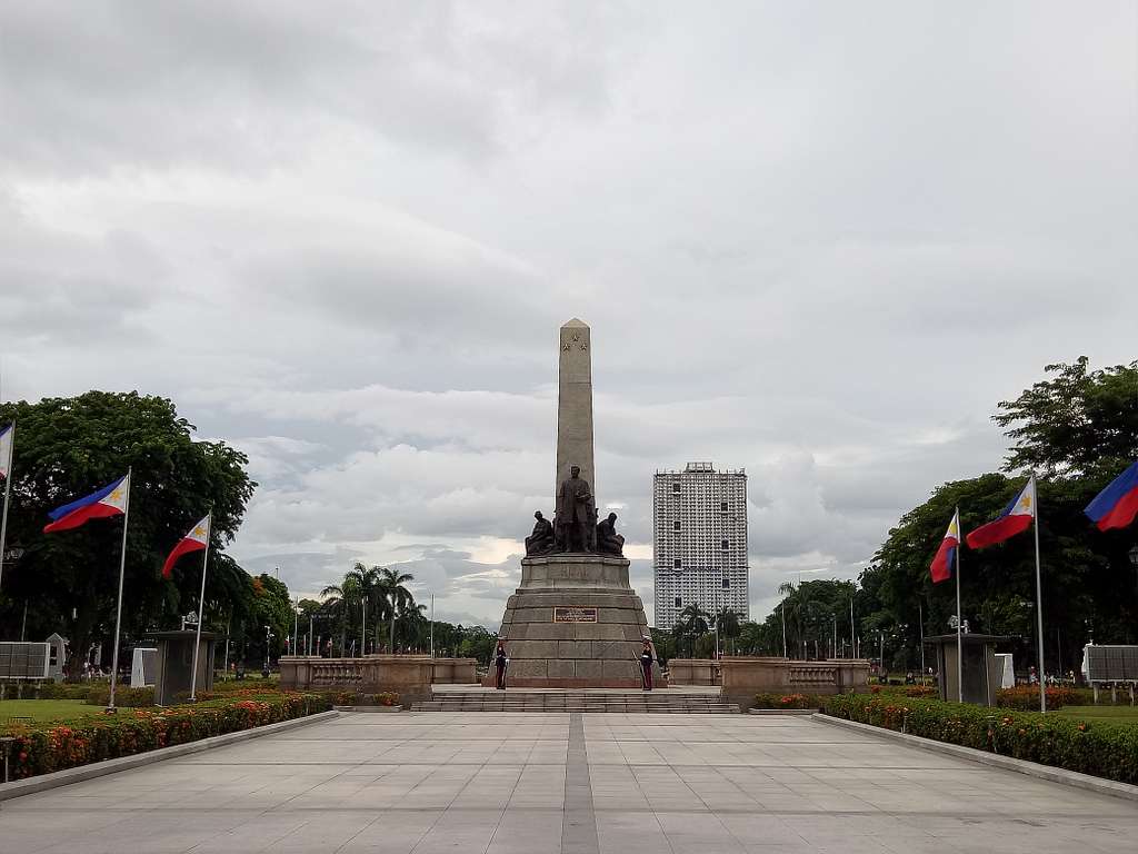 1024x768 Incidental View of Rizal Park, Manila, Philippines
