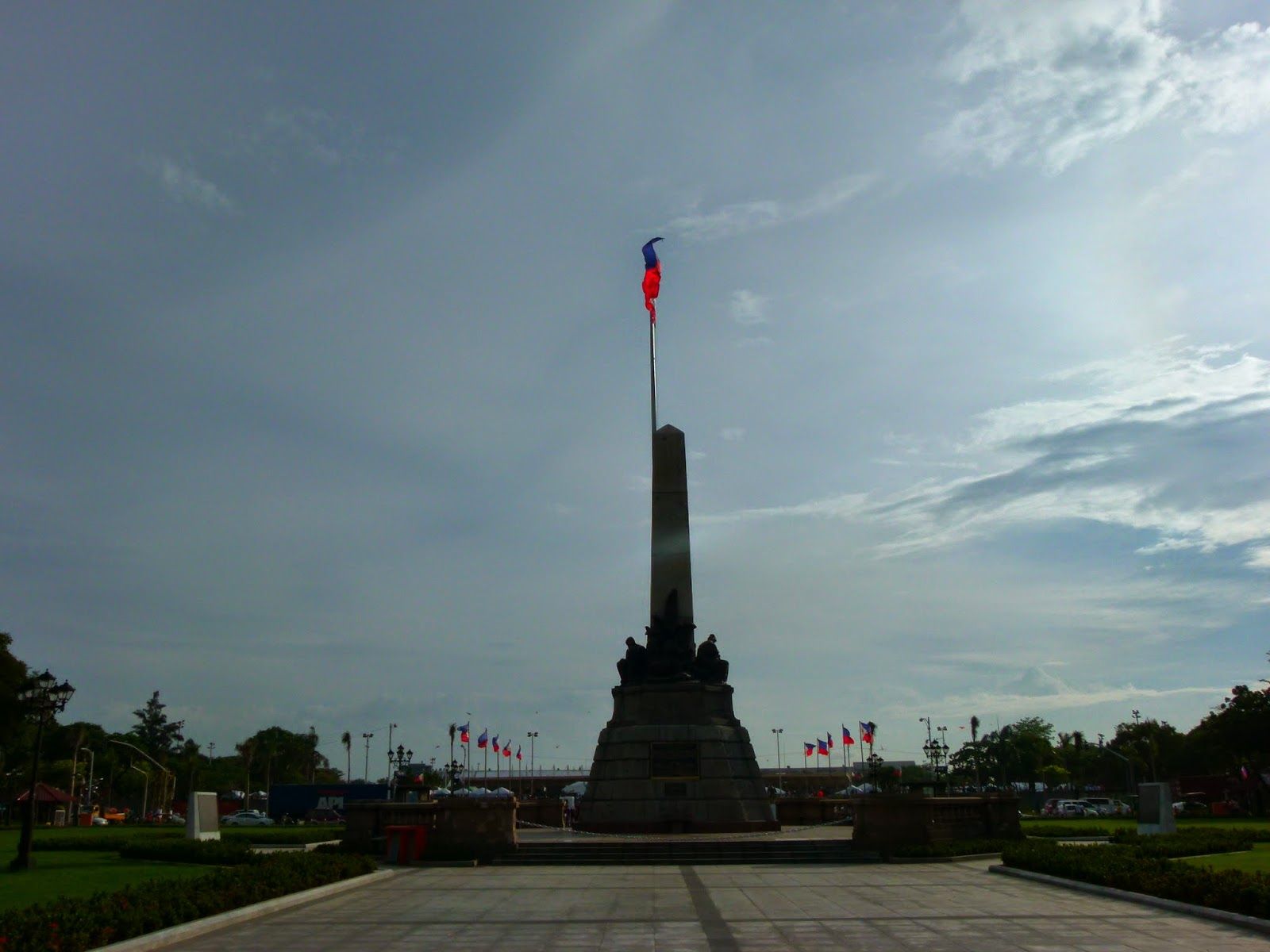 1600x1200 SUNDAY TRIP: LUNETA PARK