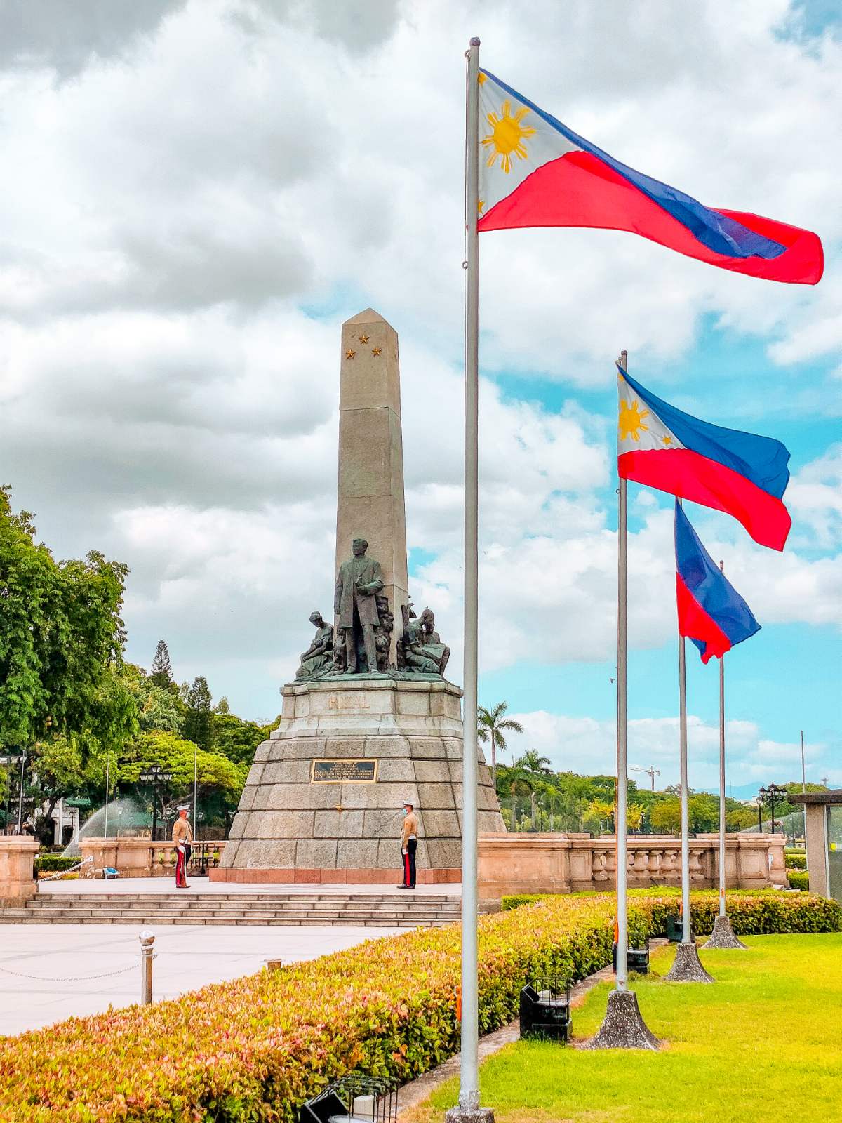 1200x1600 Rizal Monument