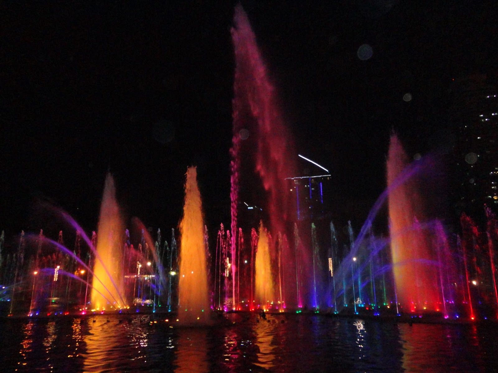 1600x1200 Manila: Luneta at Night