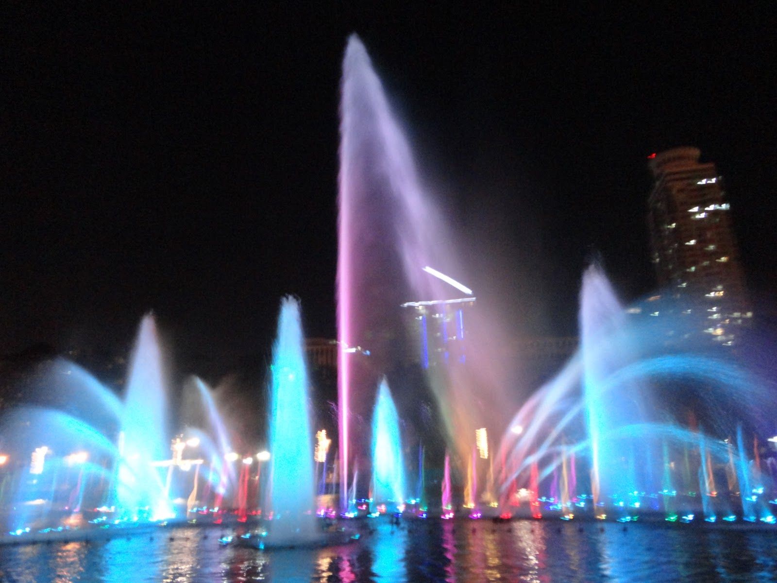 1600x1200 Manila: Luneta at Night