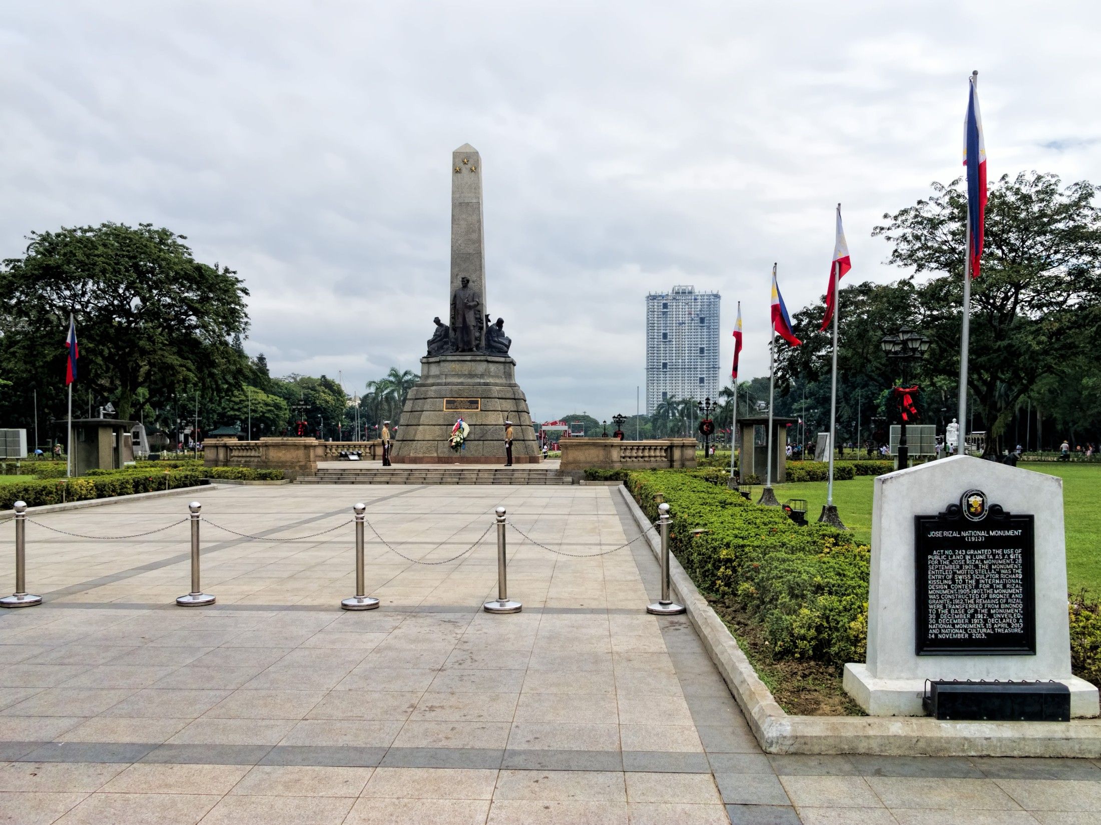 2200x1650 Rizal Park, reflect, and celebrate Filipino heroes