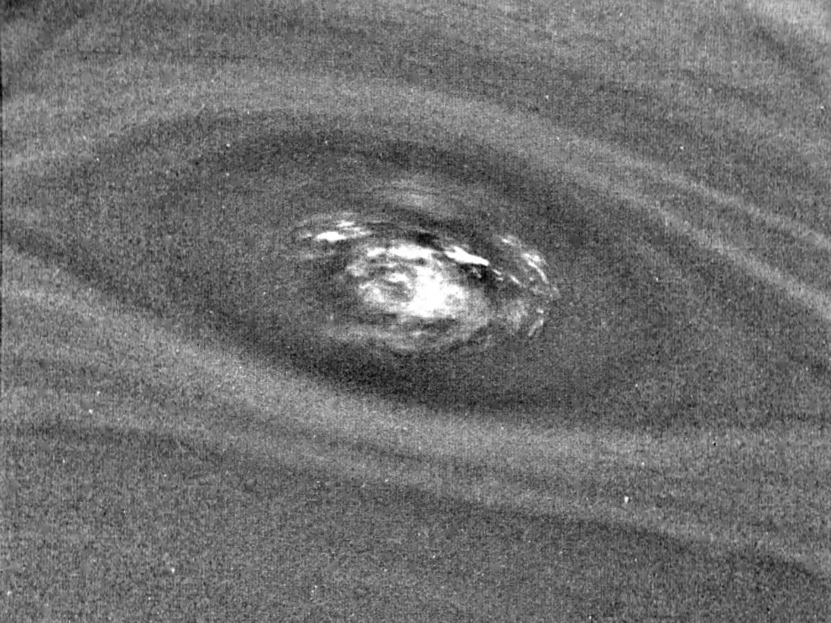 1200x900 What did Voyager 2 discover on Neptune's moon Triton and why did it shock scientists?