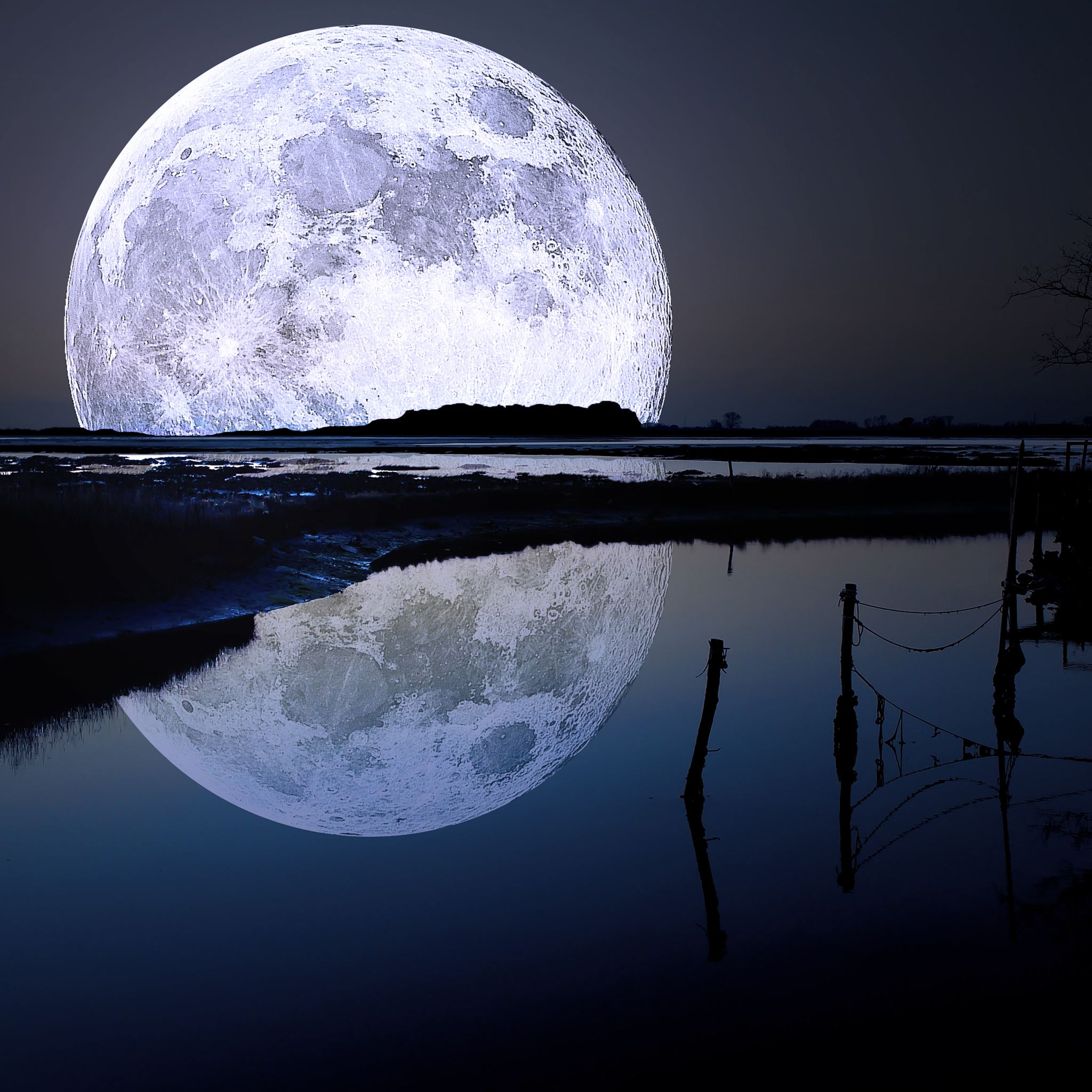 2048x2048 Best Moon iPad Air HD Wallpaper
