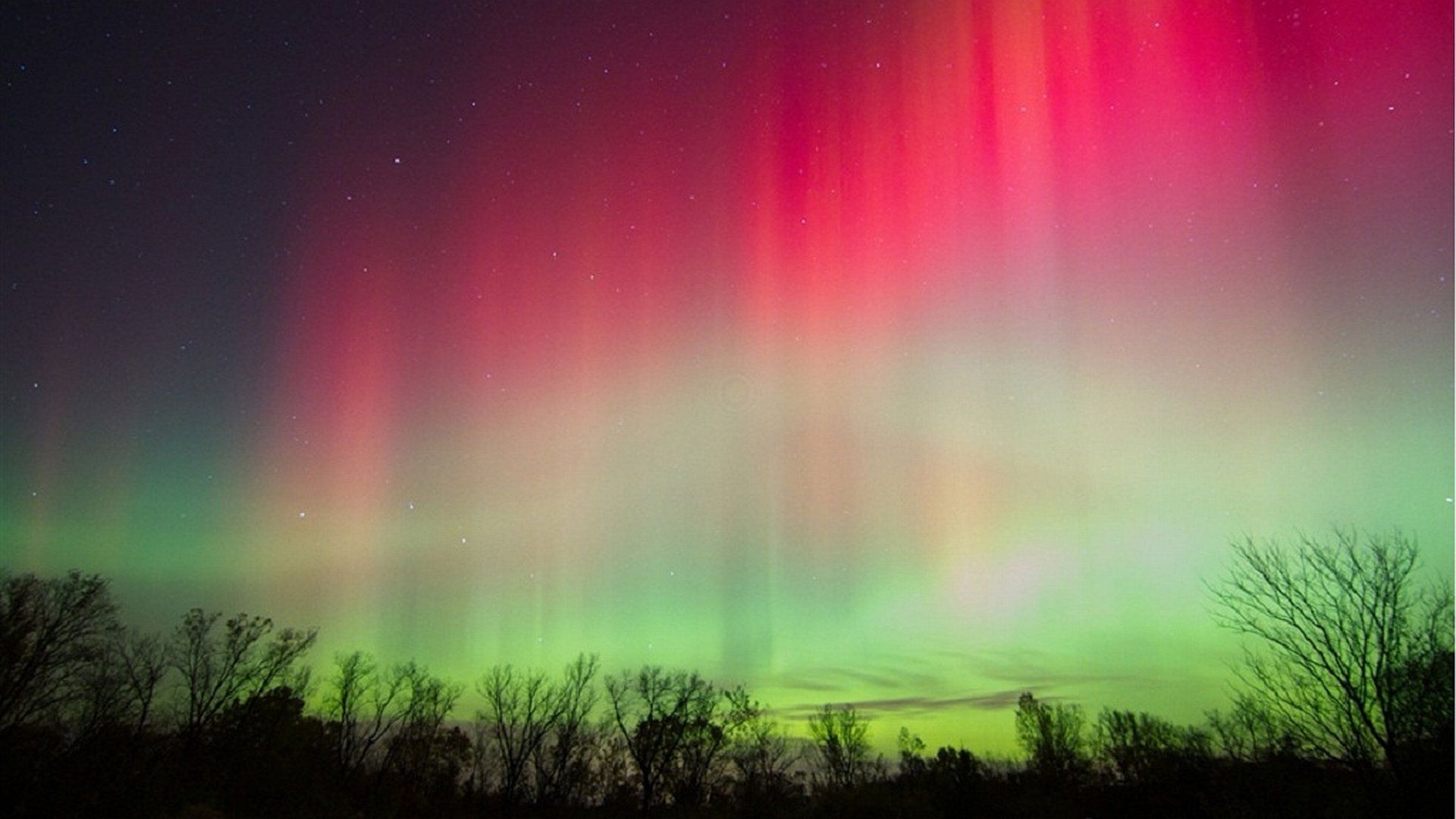 1920x1080 Stunning Aurora Borealis HD Wallpaper: Nature's Colorful Dancex1080