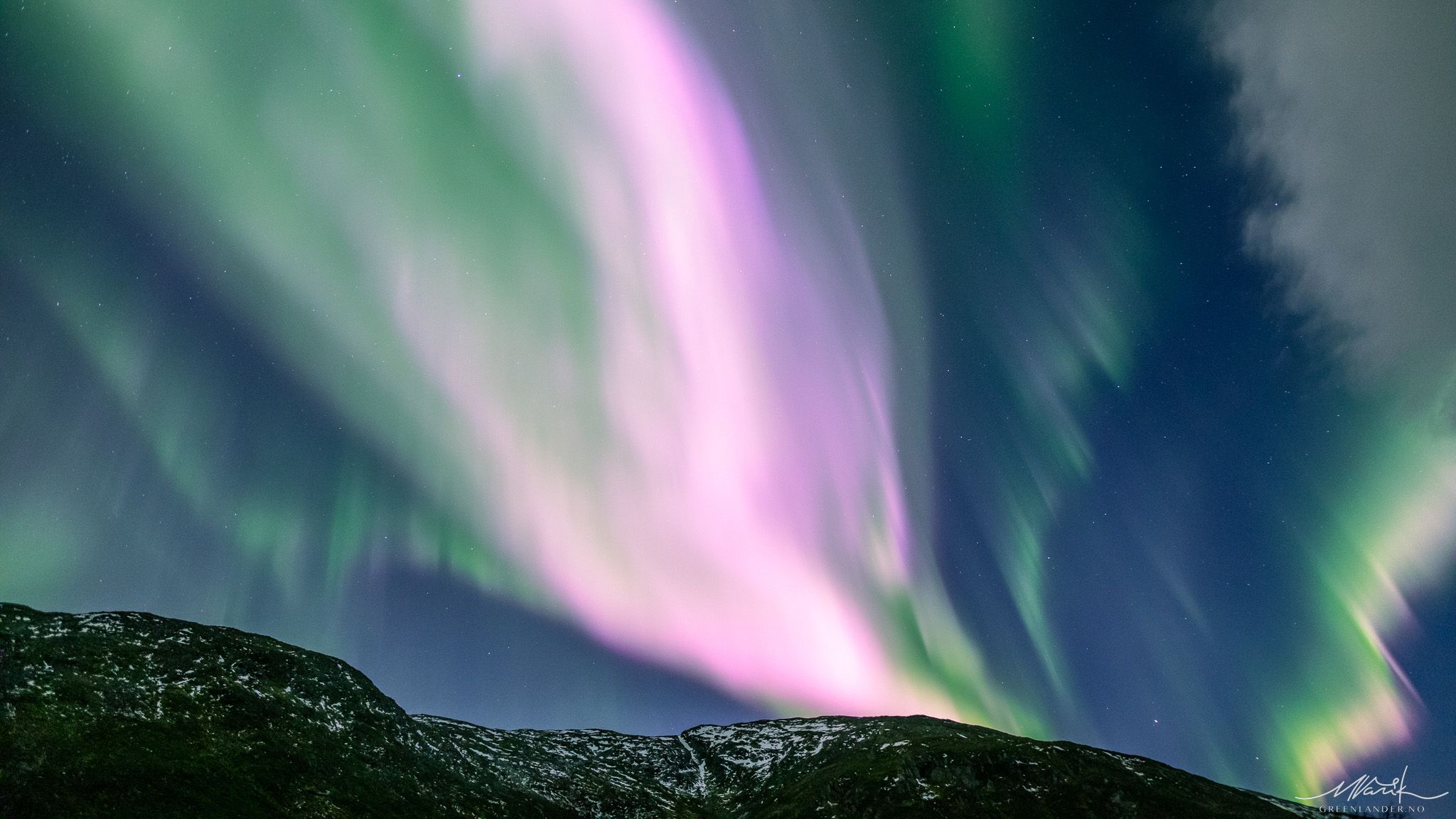 2048x1152 Solar Storm Creates Rare Pink Aurora Explorersweb