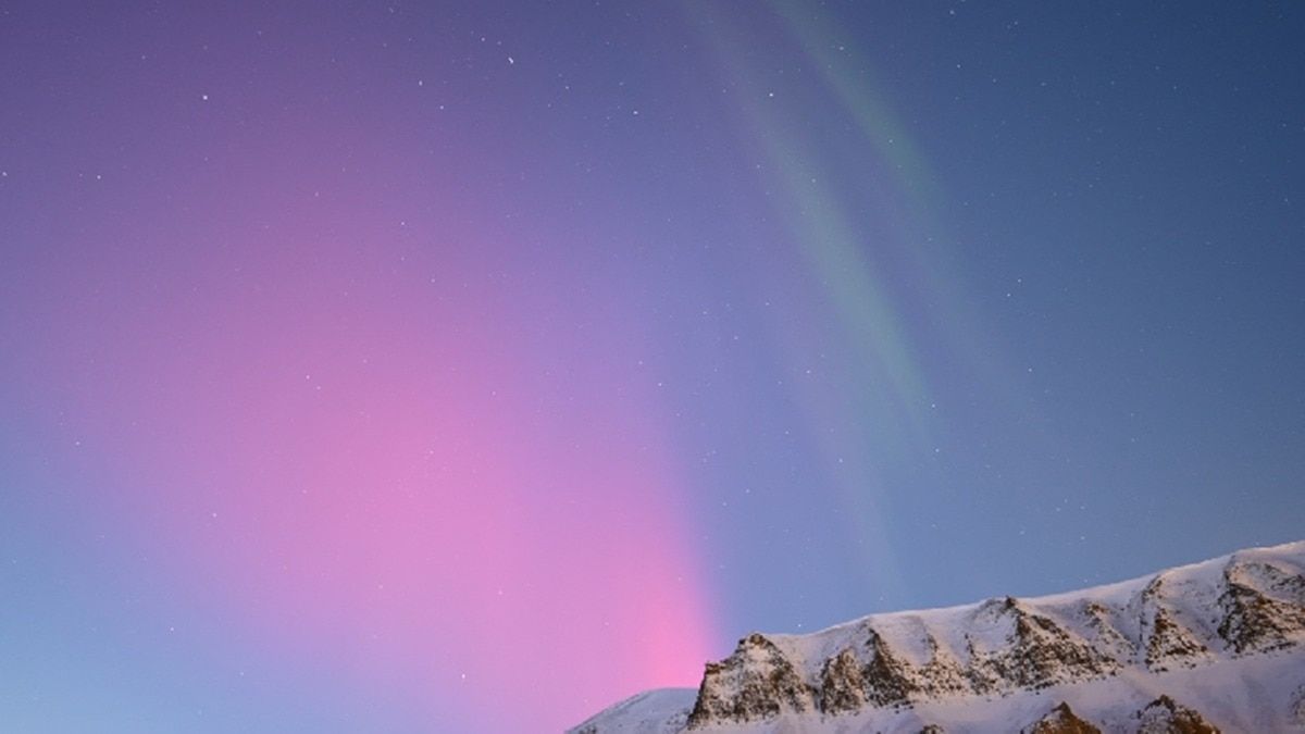 1200x675 Sky mysteriously turns pink during day time at North Pole