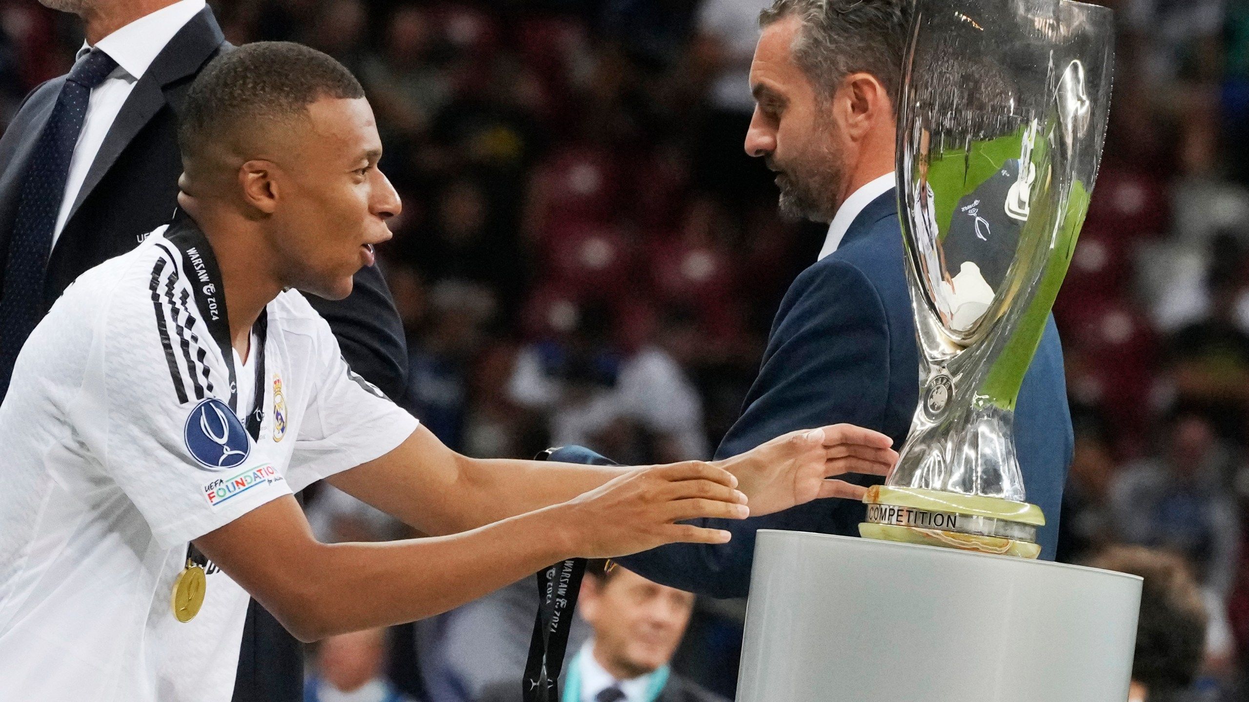 2560x1440 Kylian Mbappé Scores On Debut For Real Madrid In A 2 0 Win Over Atalanta In UEFA Super Cup