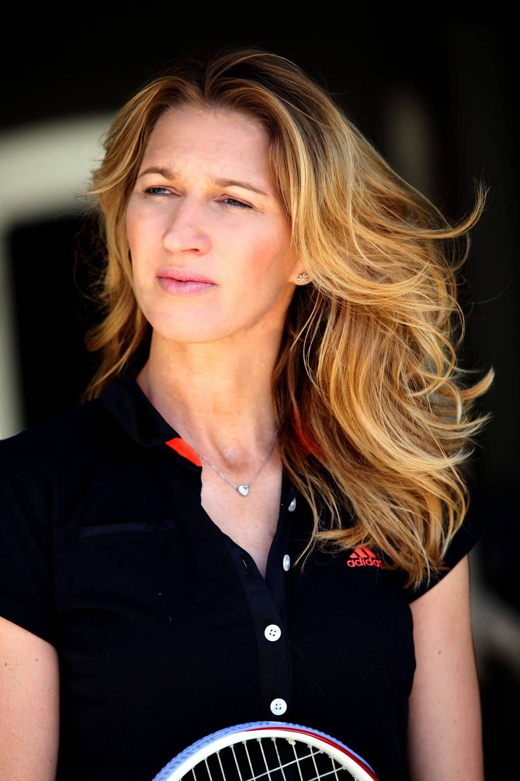 1067x1600 Download Undeniably Charismatic Steffi Graf Wallpaper