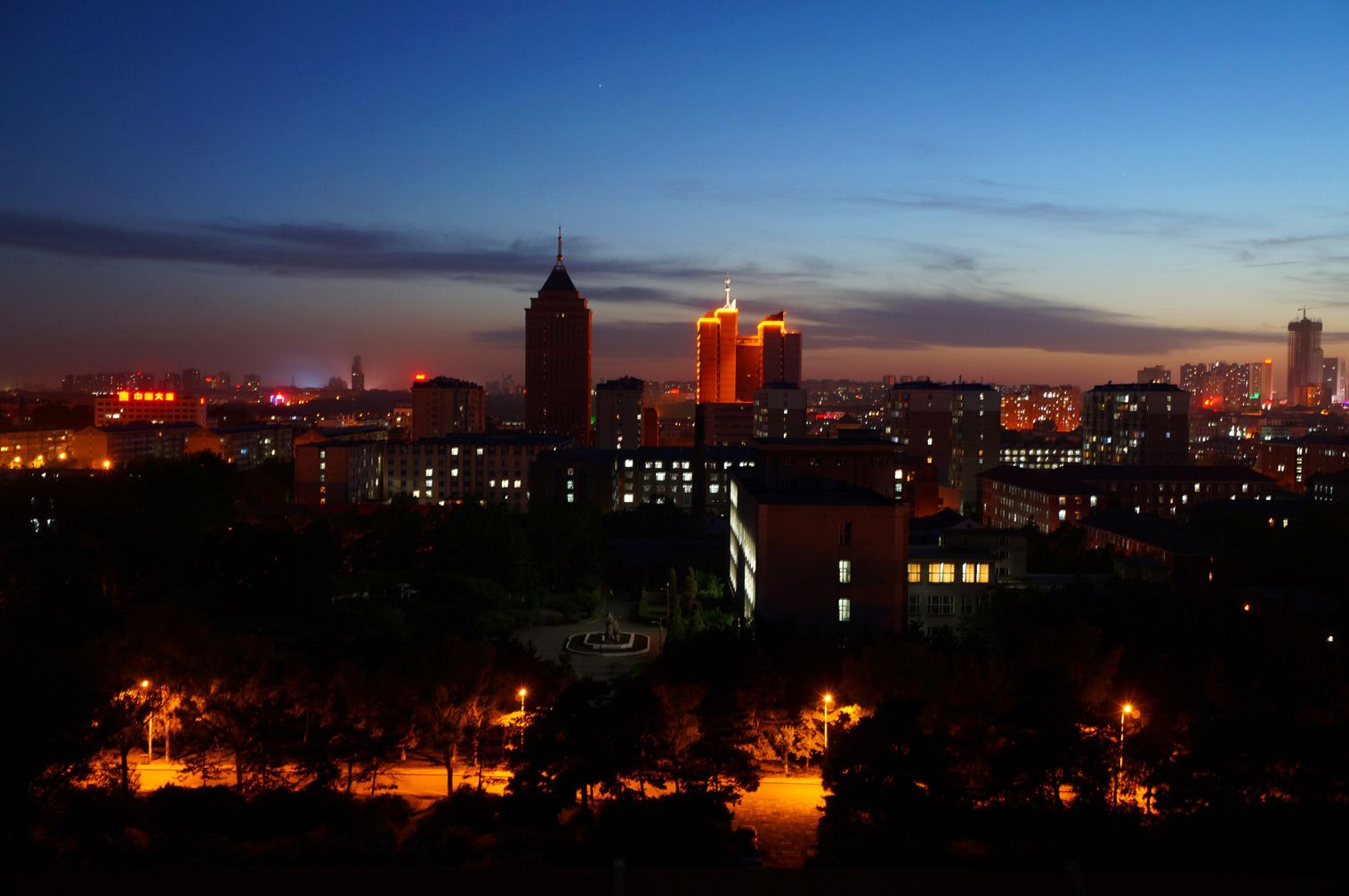 1516x1007 Changchun Skyscraper Center