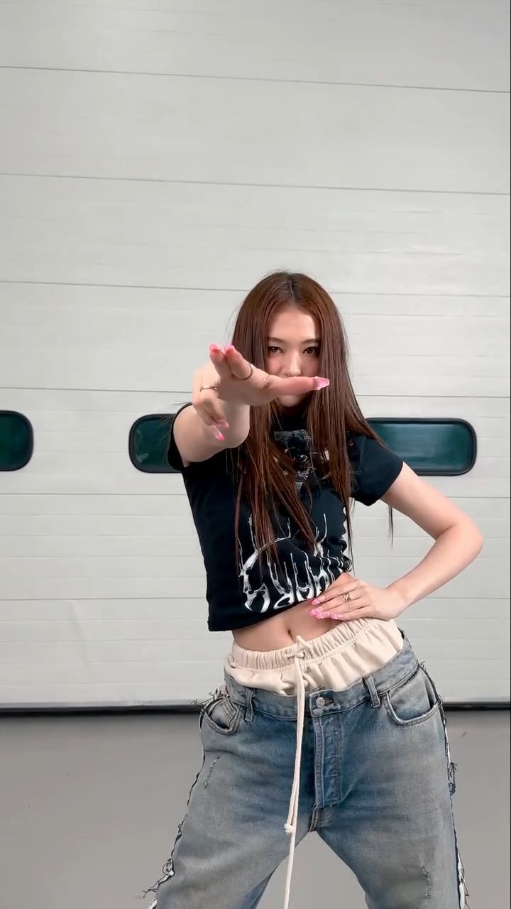 720x1280 Ella Gros ideas. the black label, girl, kpop