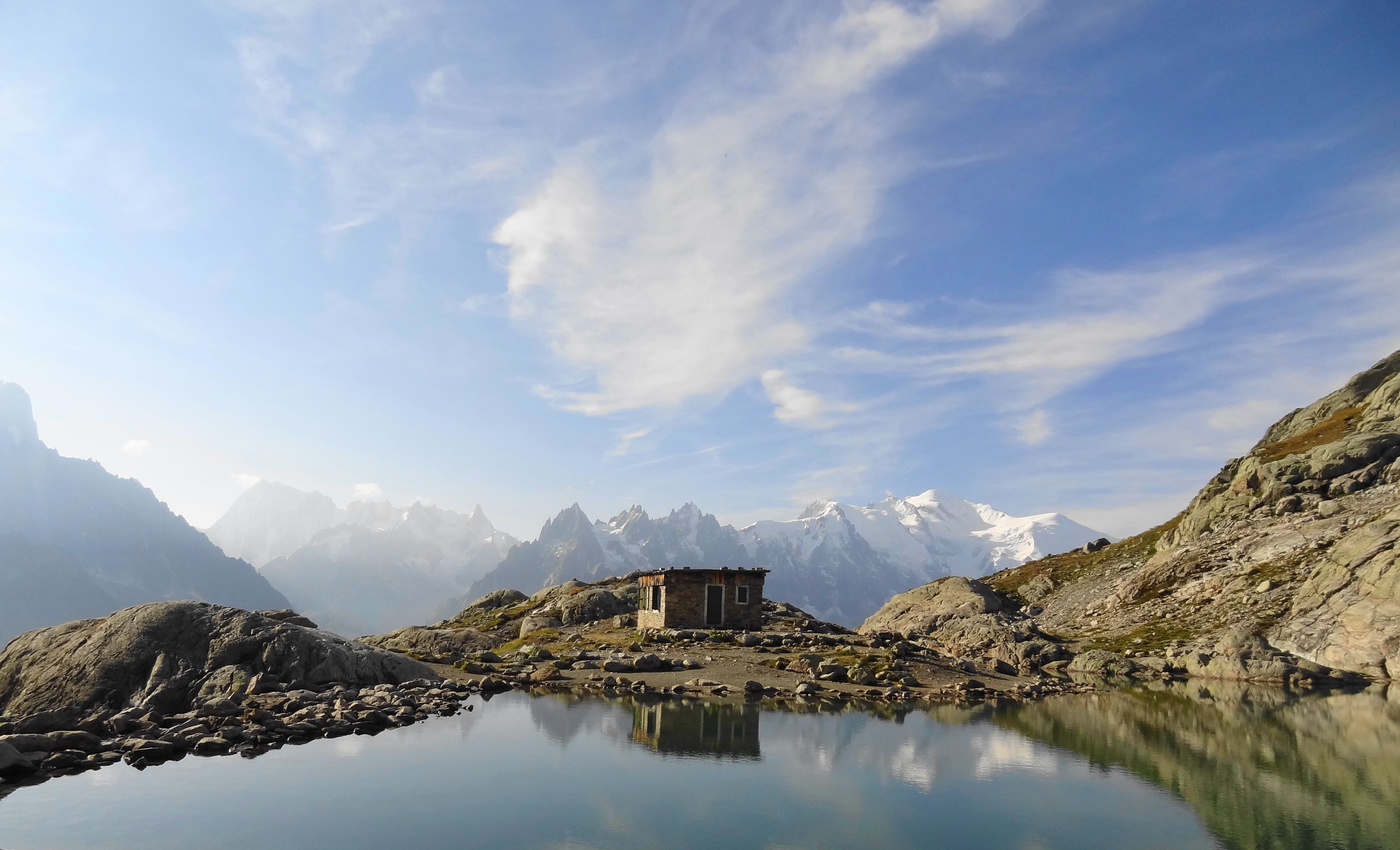 4608x2800 Le Lac Blanc (2352m) dans le Massif des Aiguilles Rouges