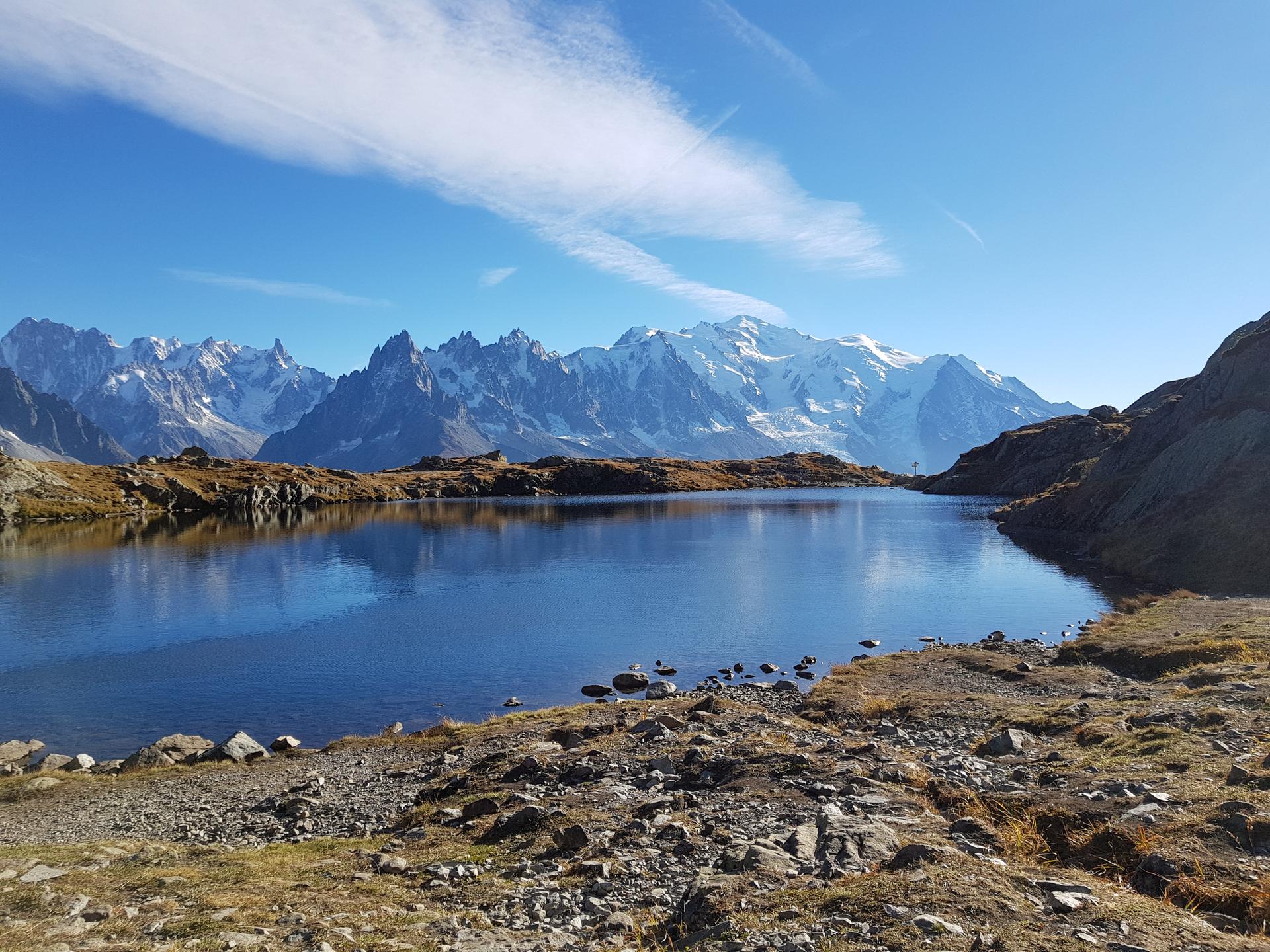 1920x1440 Lac Blanc and Lacs des Chéserys Loop