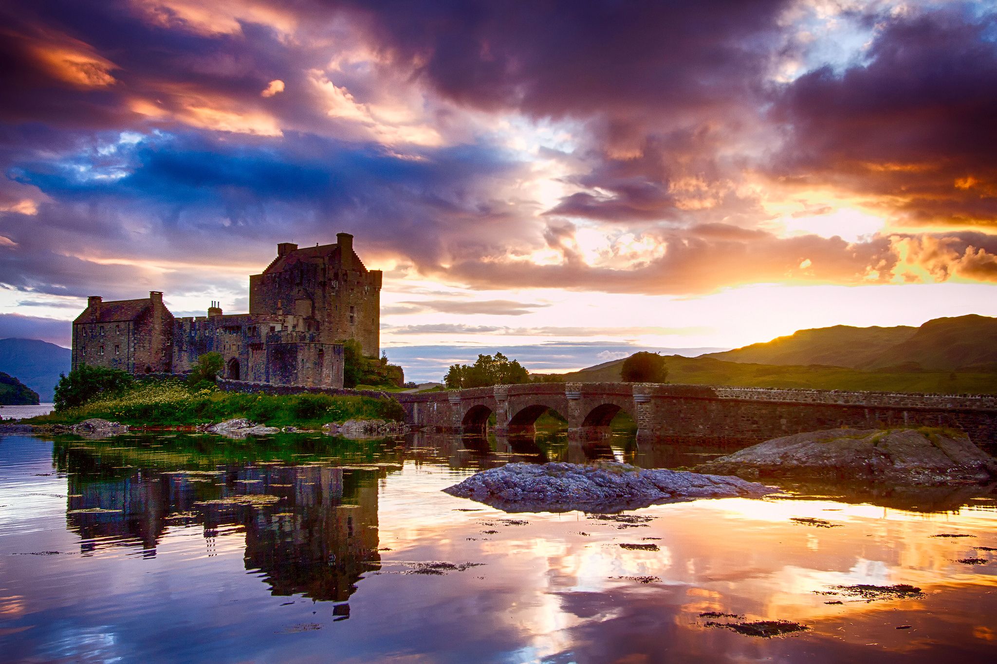 2048x1365 Phone wallpaper: Scotland, Man Made, Eilean Donan Castle, Castles 356145