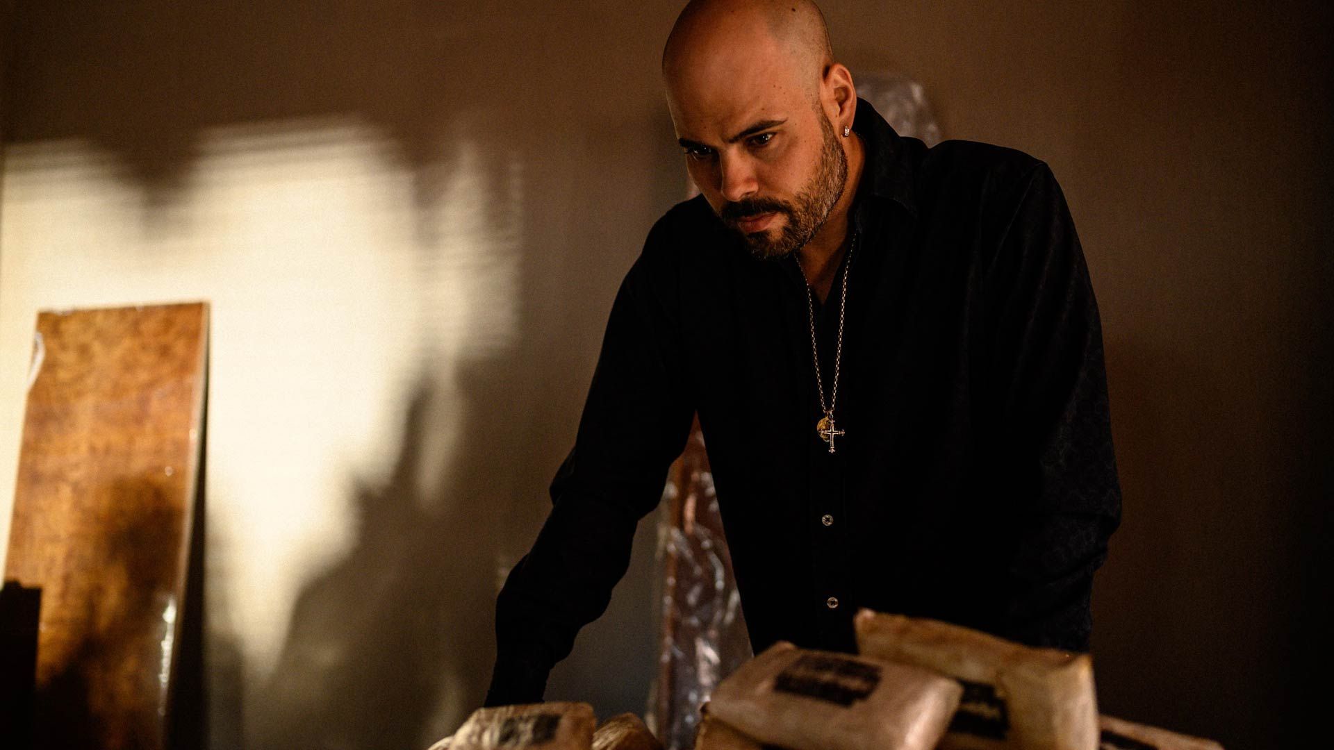 1920x1080 L'immortale , Marco D'Amore porta Ciro di Gomorra al cinema