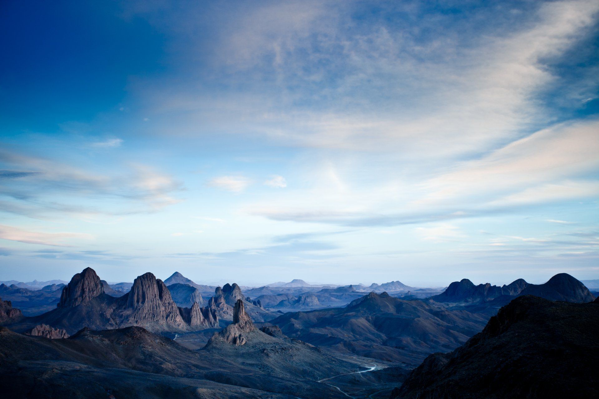 1920x1280 Hoggar Mountains at Assekrem: Stunning Sahara Desert Landscape in 4K Ultra HDx2574