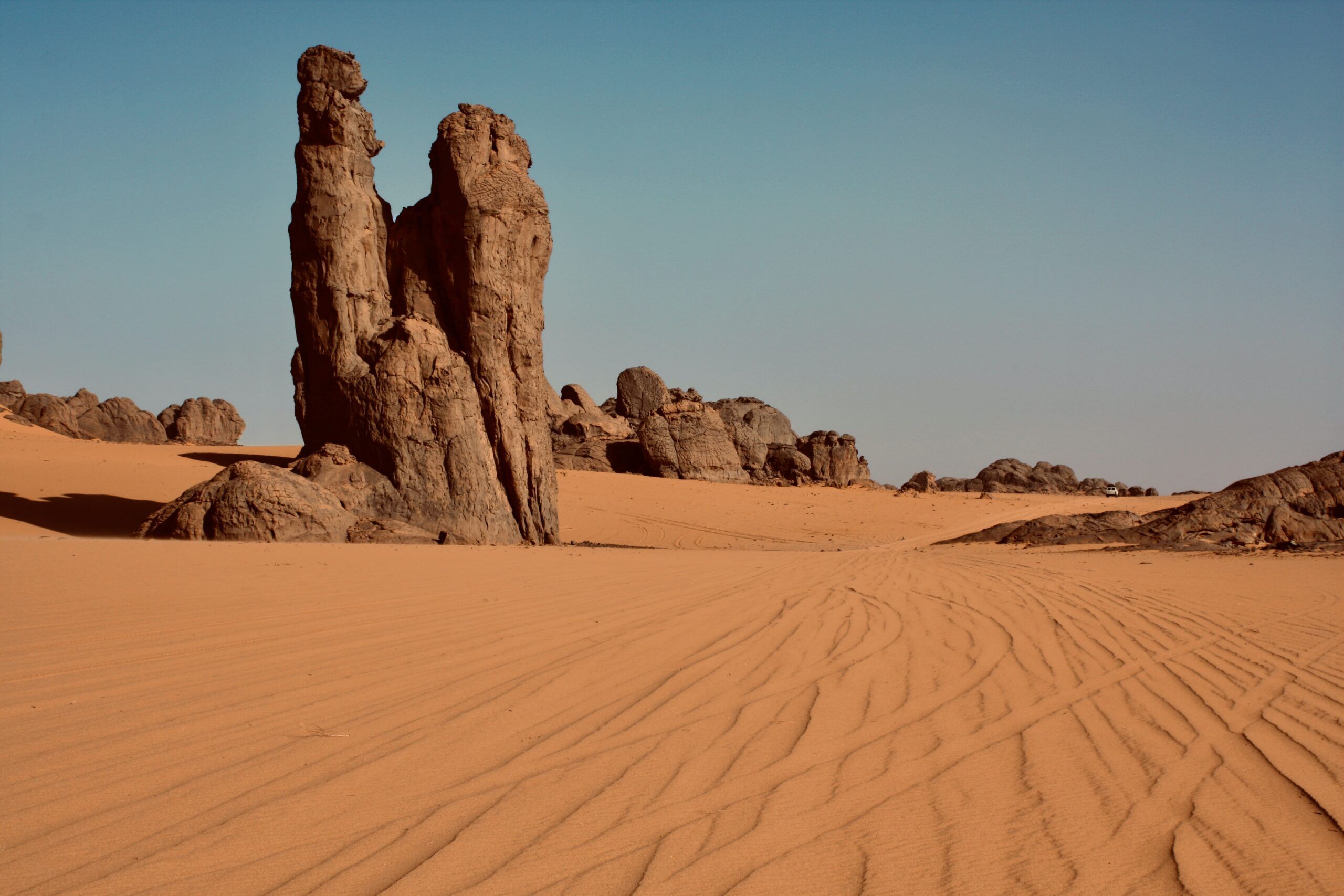 2560x1707 Into the Hoggar: Immersion in the Heart of the Sahara en algerie