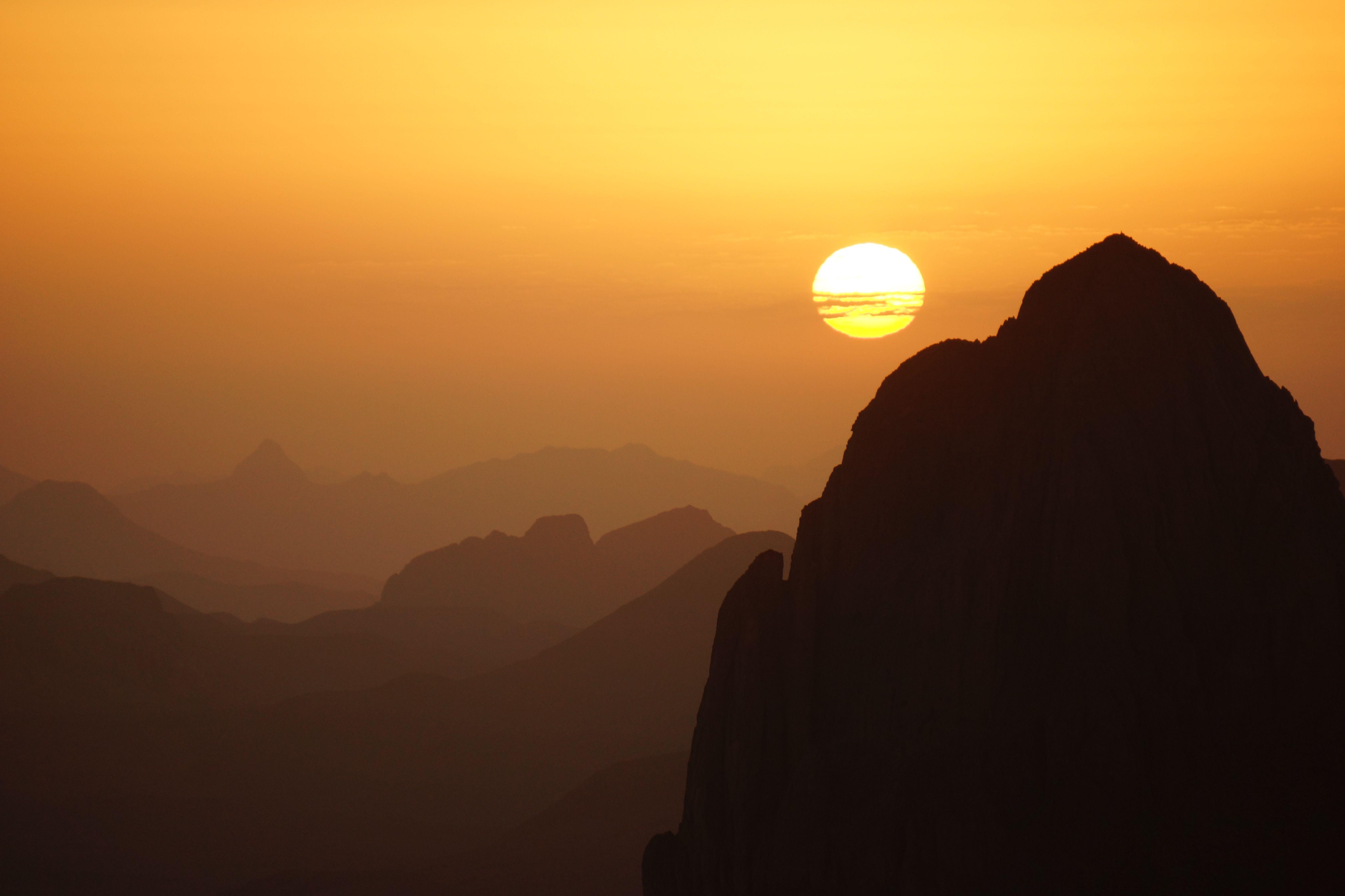 6000x4000 Hoggar Mountains Wallpaper