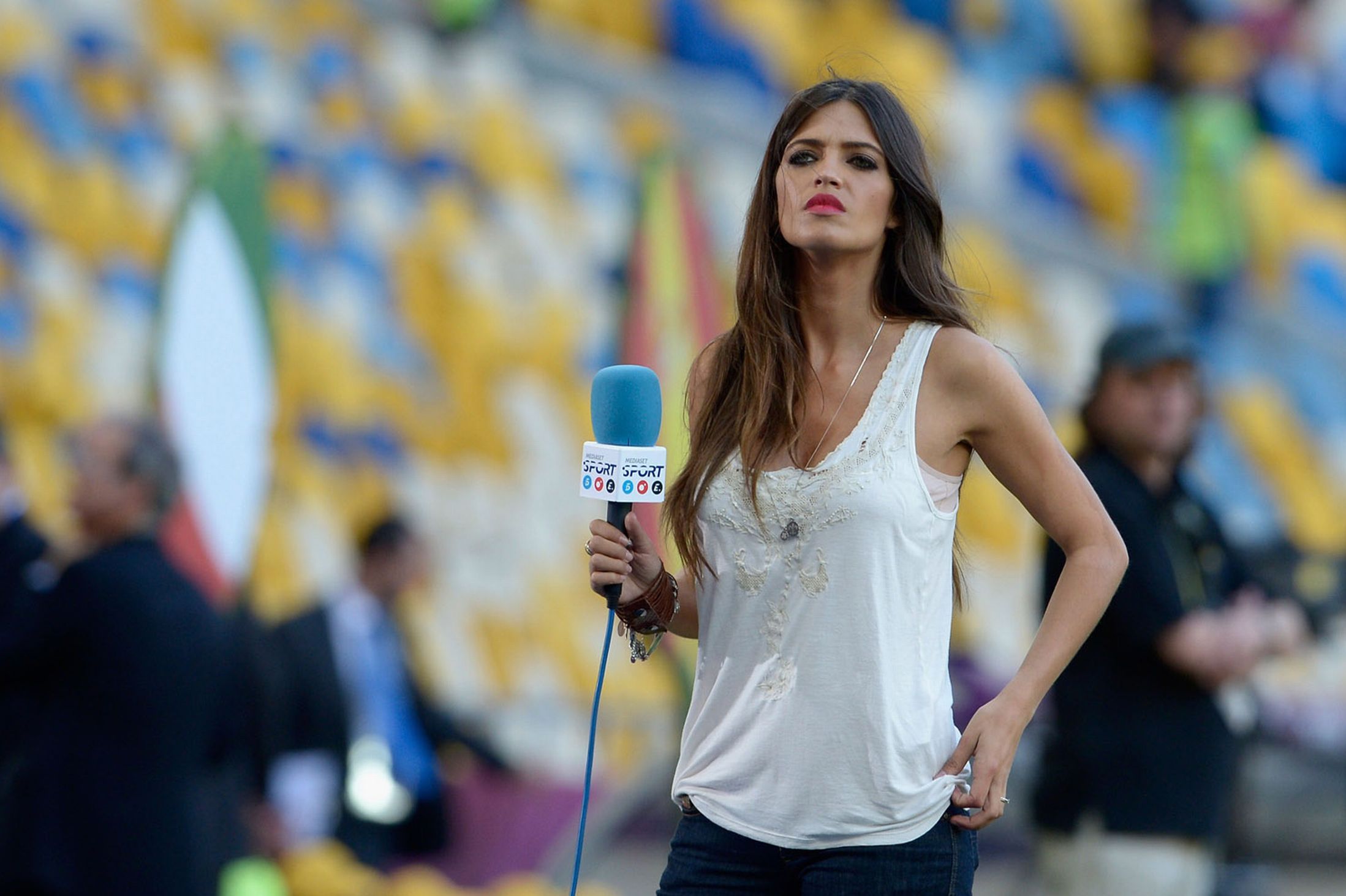 2197x1463 Sara Carbonero ArÉValo White Wallpaper, HD Celebrities 4K Wallpaper, Image and Background