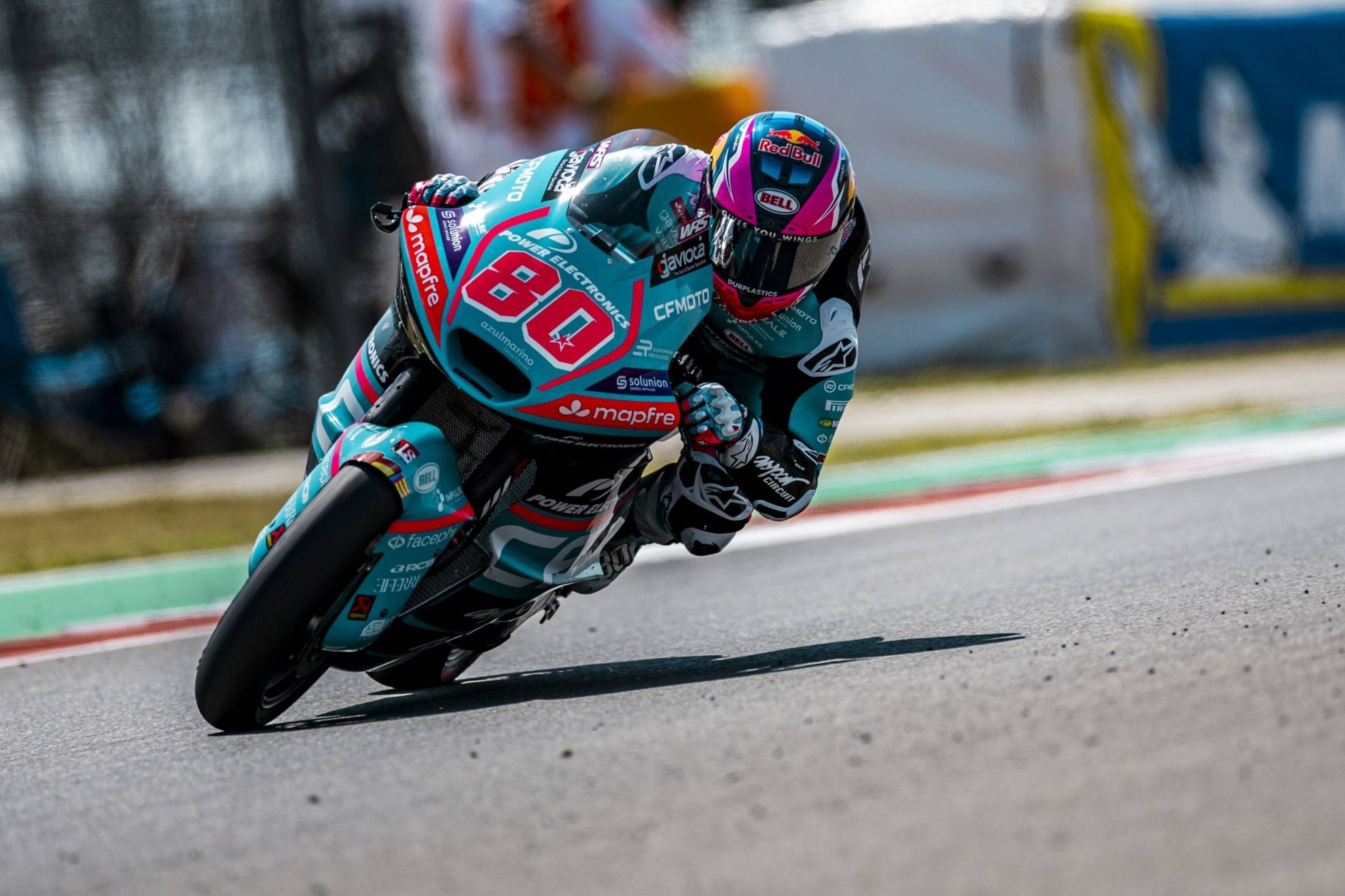 1980x1320 David Alonso logra su primera pole en Moto2. y es sancionado