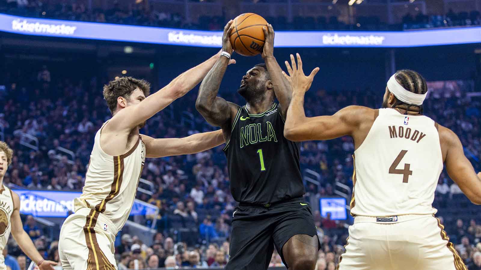 1600x900 Warriors news: Kevon Looney showered with love in first game back in SF