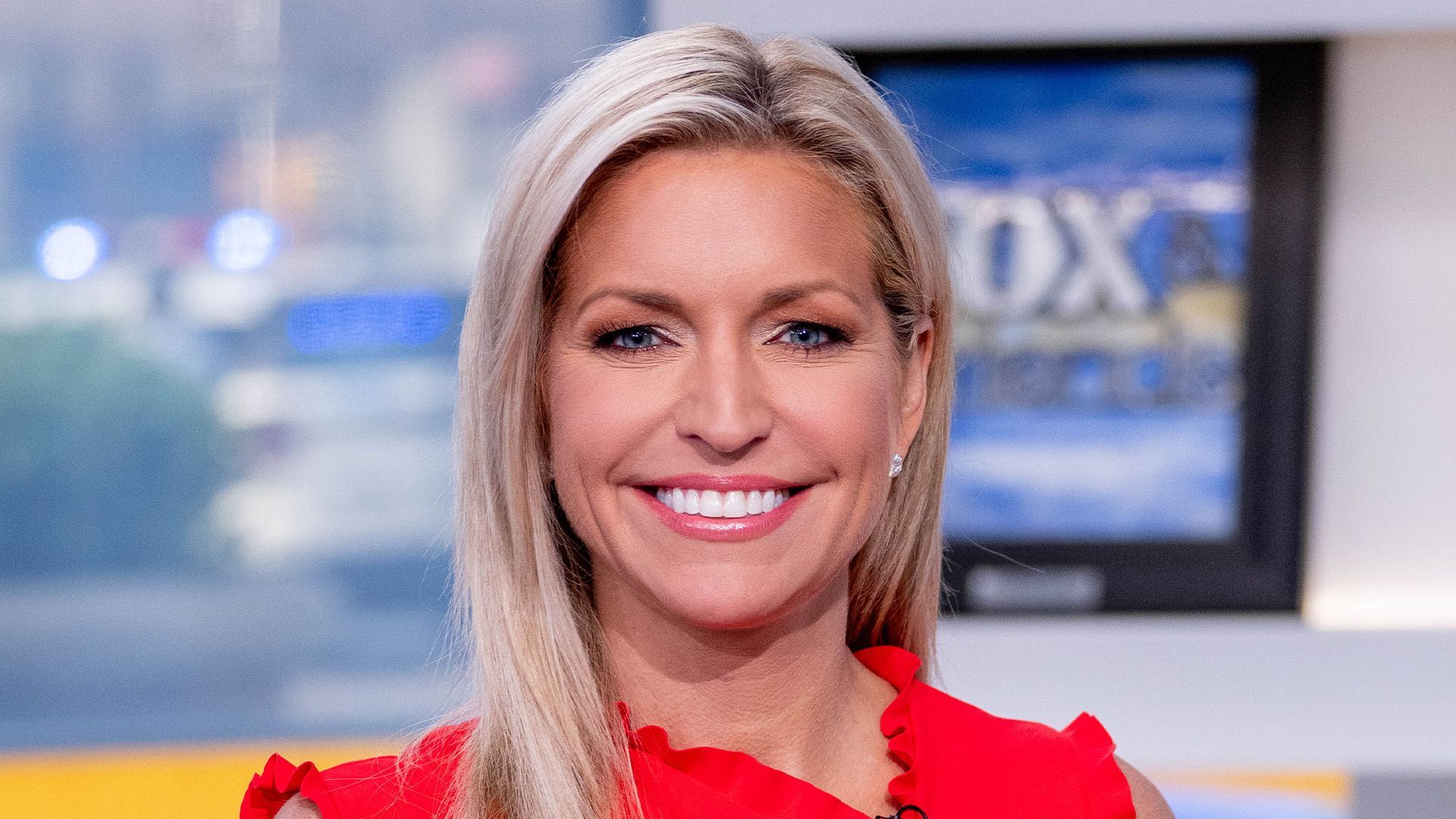 1920x1080 Ainsley Earhardt is welcomed back to screens by fans after the Fox News host took time away from morning show
