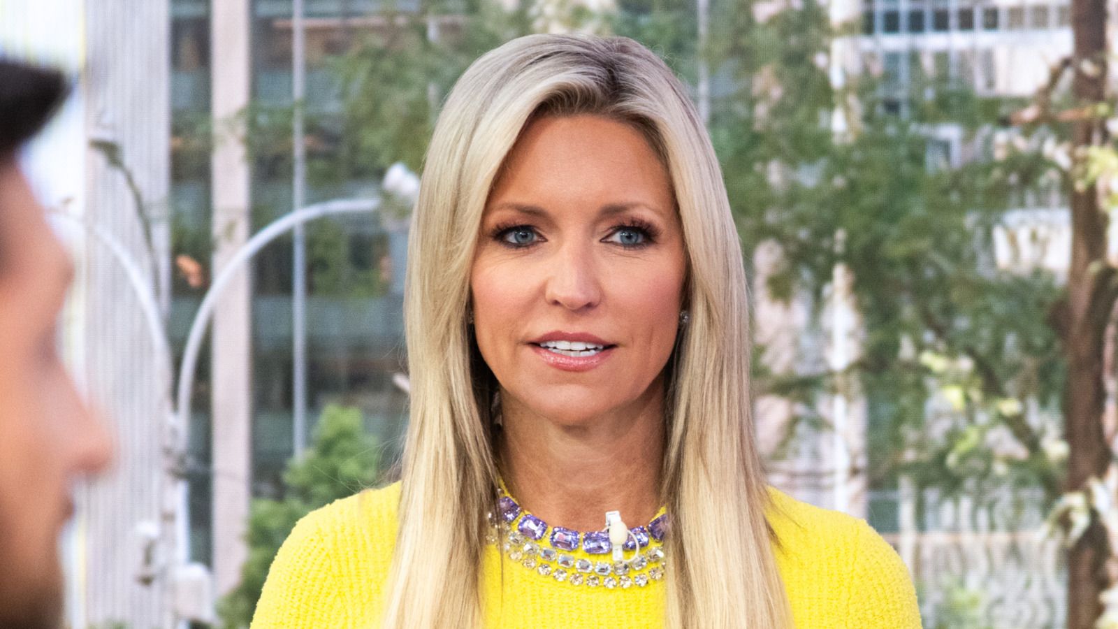 1600x900 Ainsley Earhardt's Killer Legs Can't Distract From Tacky Neon Pink Fashion Fail